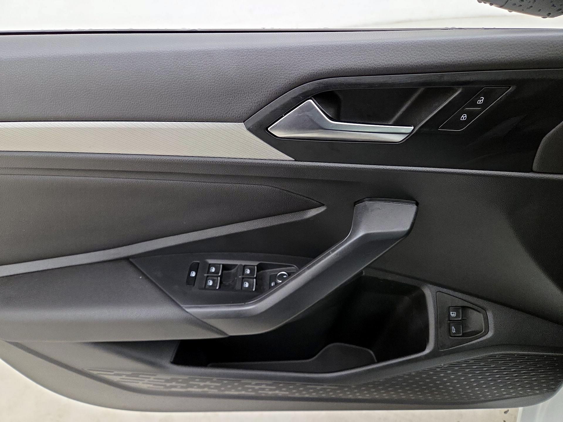 Thumbnail: 2021 Volkswagen Jetta - 12