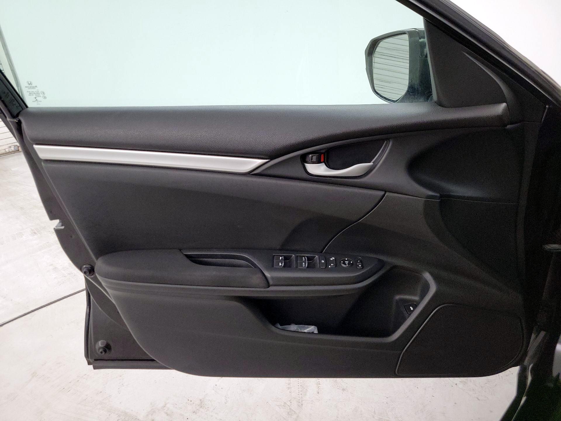 Thumbnail: 2017 Honda Civic - 12