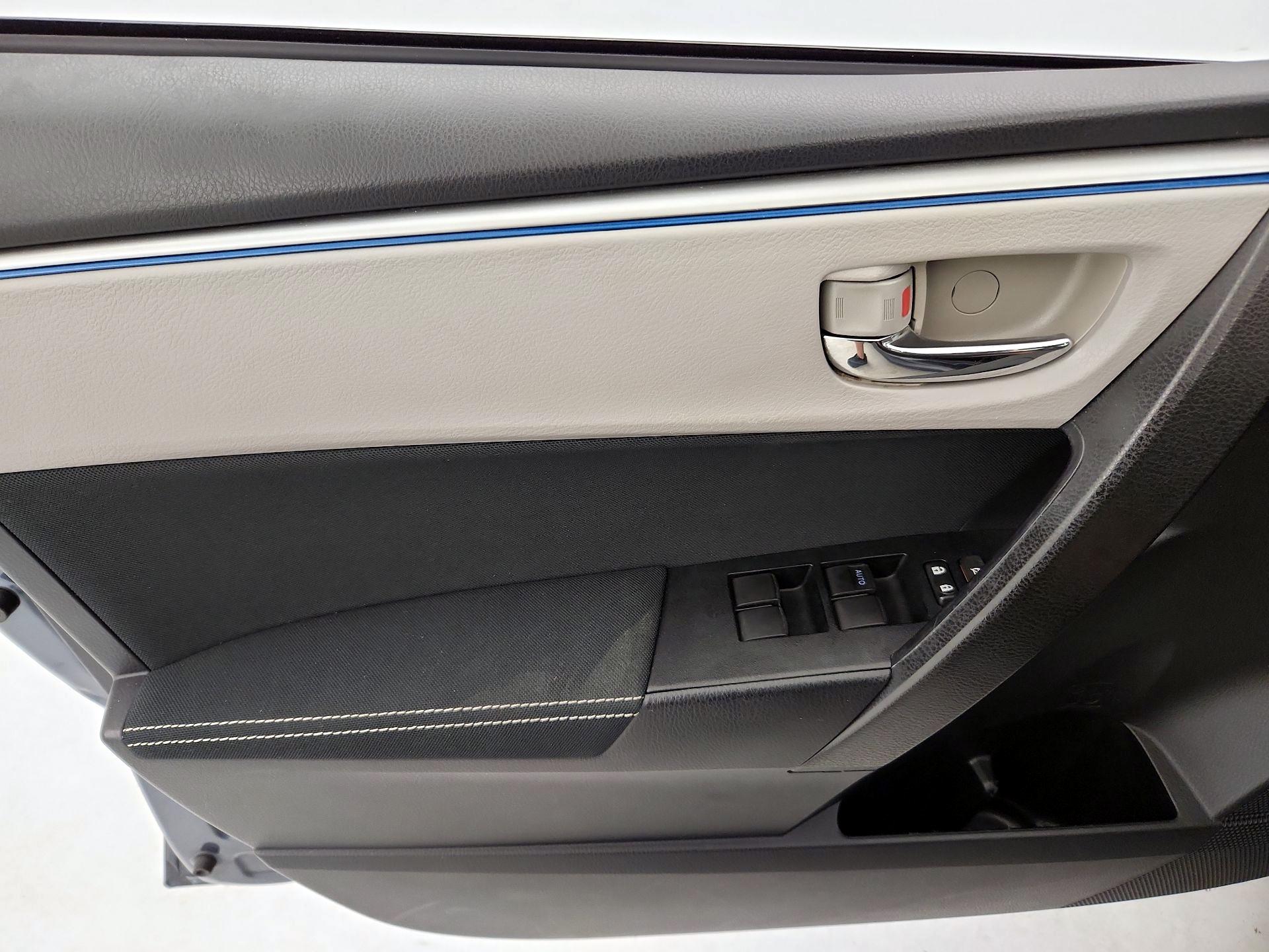 Thumbnail: 2016 Toyota Corolla - 12