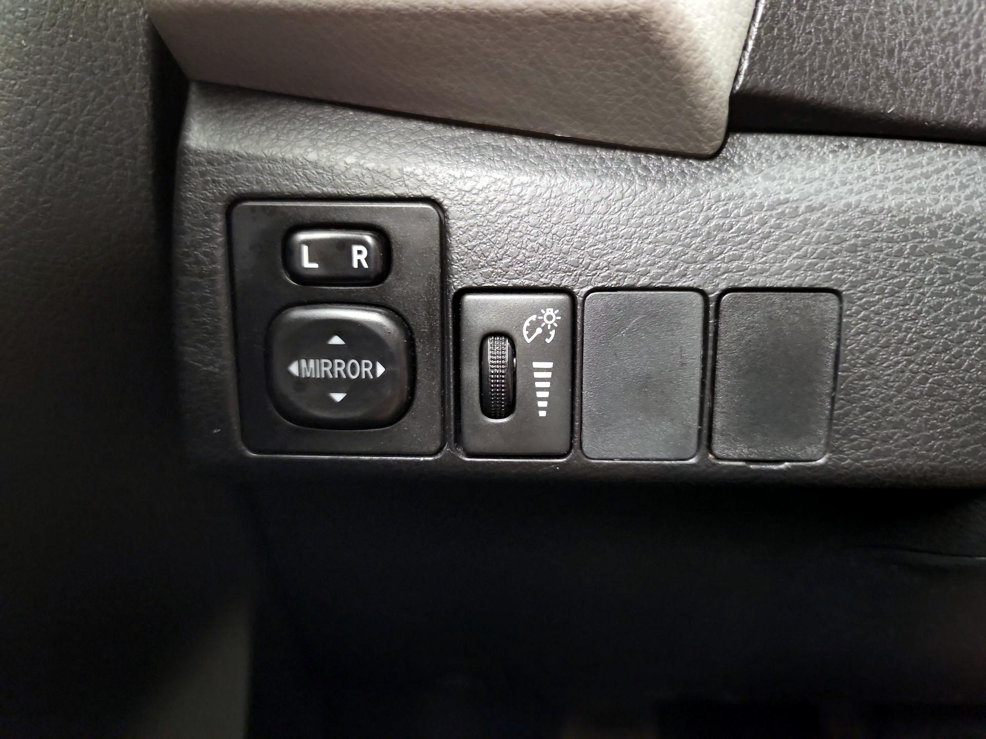 Thumbnail: 2016 Toyota Corolla - 13