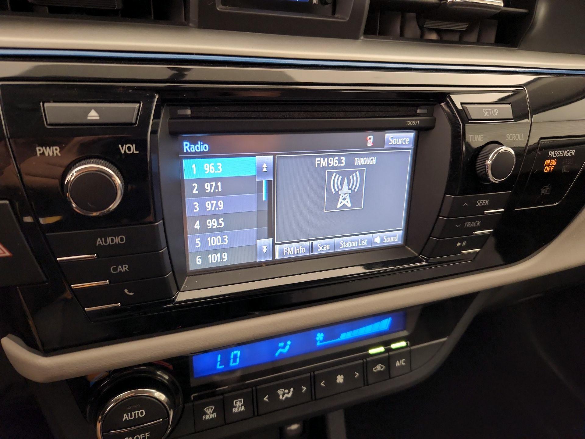 Thumbnail: 2016 Toyota Corolla - 15