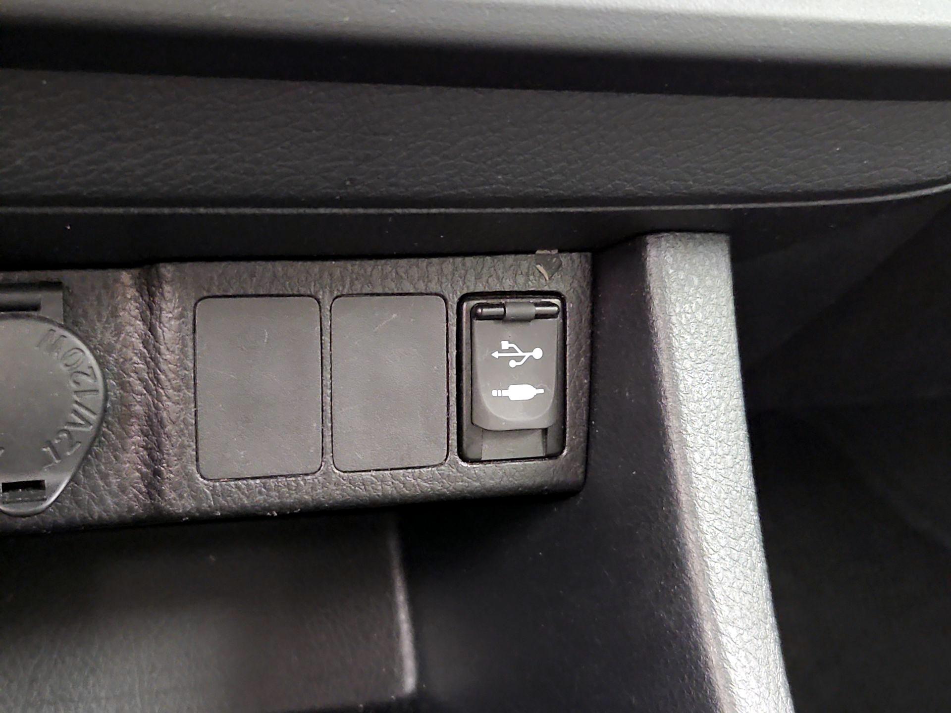 Thumbnail: 2016 Toyota Corolla - 18