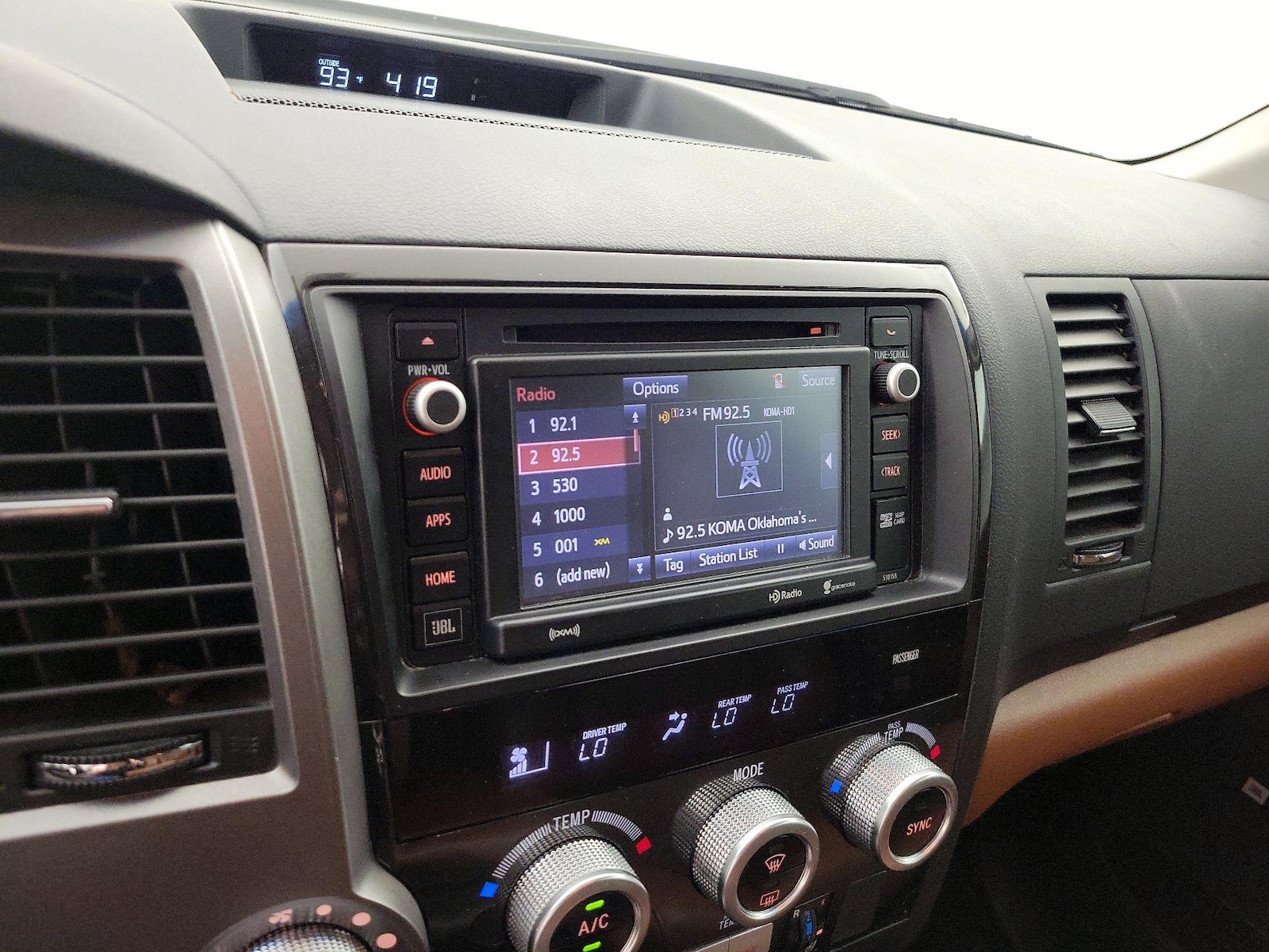 2016 Toyota Sequoia Platinum - Photo 17