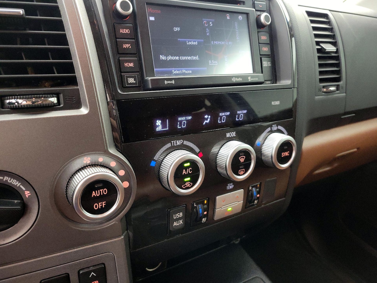 2016 Toyota Sequoia Platinum - Photo 18