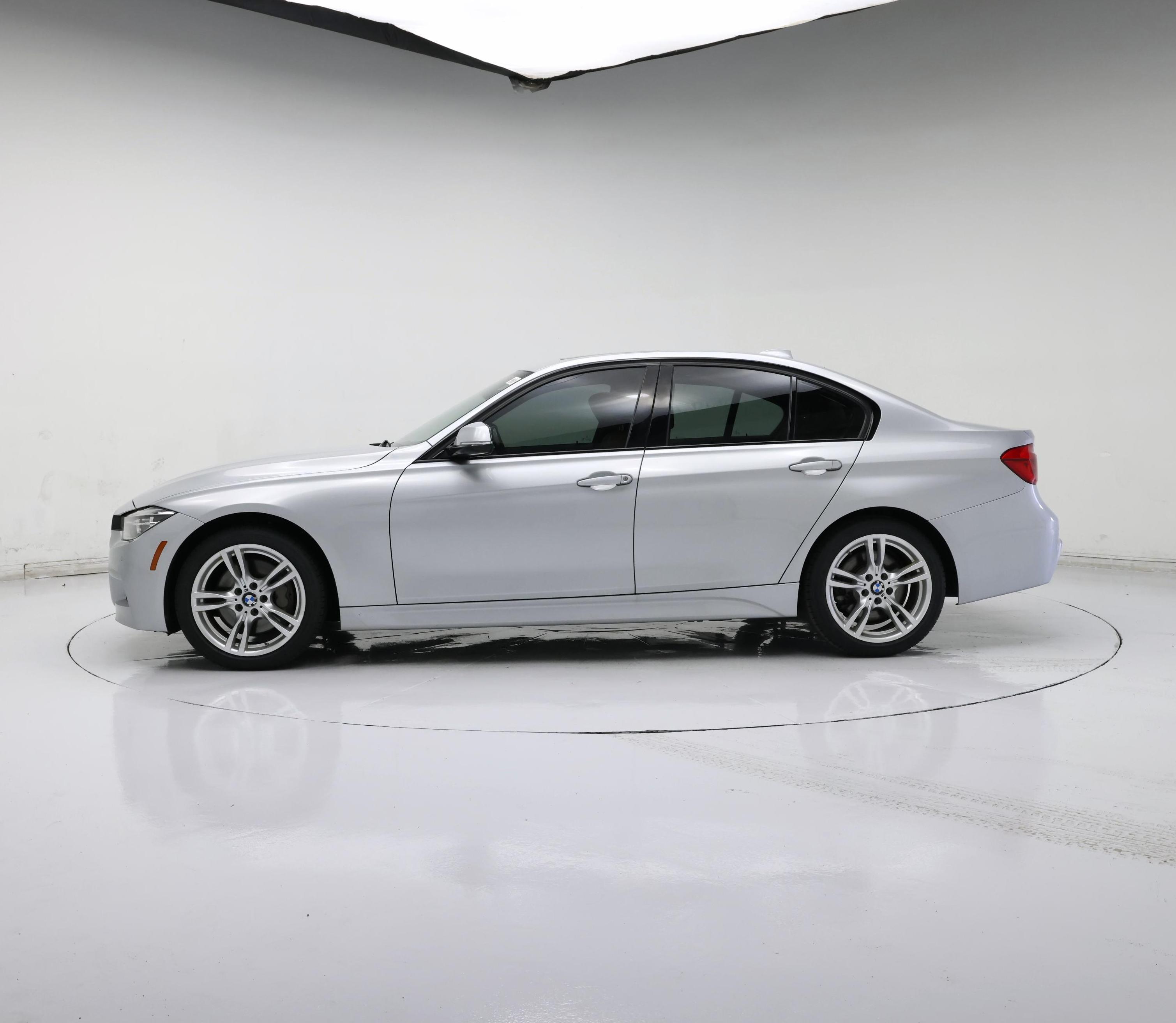 Thumbnail: 2018 BMW 3 Series - 3