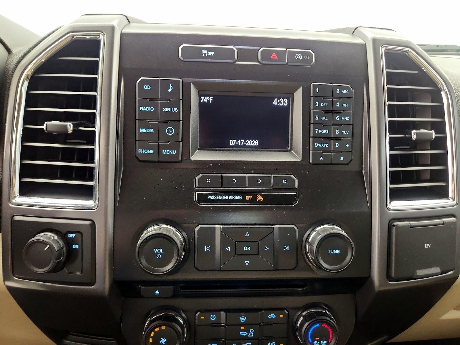 2015 Ford F-150 XLT - Photo 16