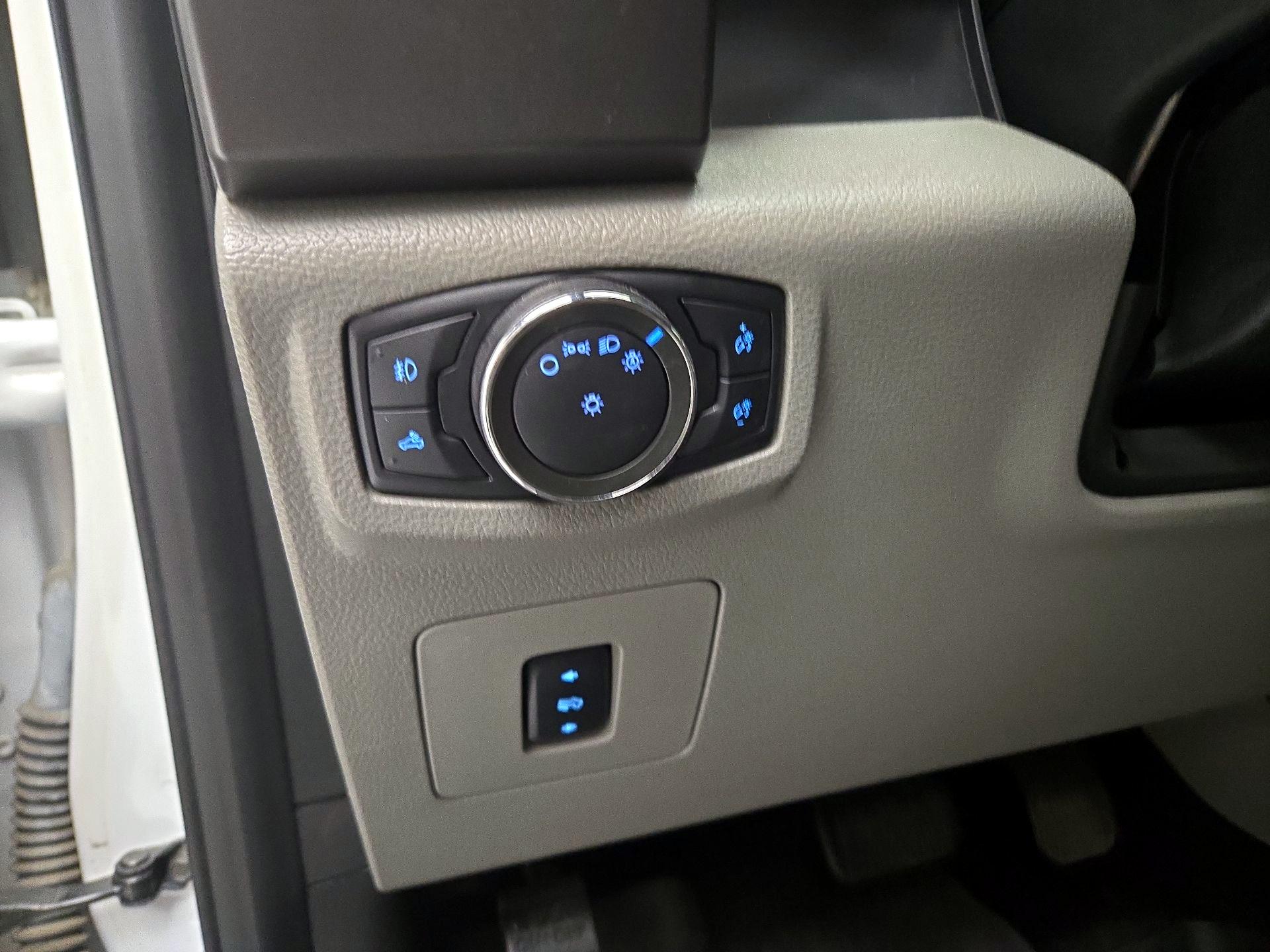 Thumbnail: 2016 Ford F-150 - 13