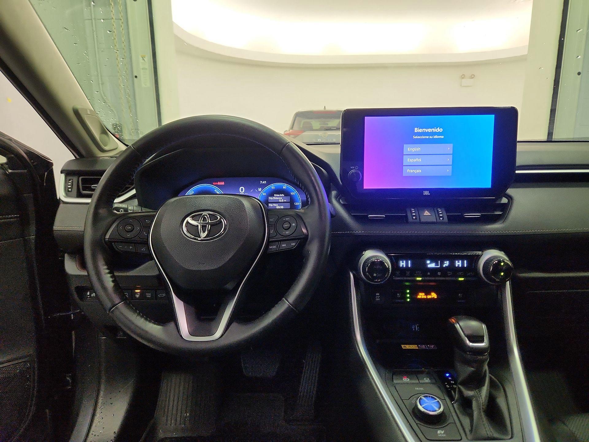 Thumbnail: 2025 Toyota RAV4 - 9