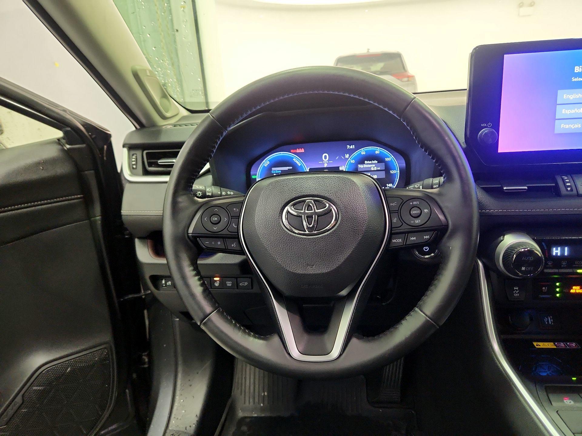 Thumbnail: 2025 Toyota RAV4 - 10