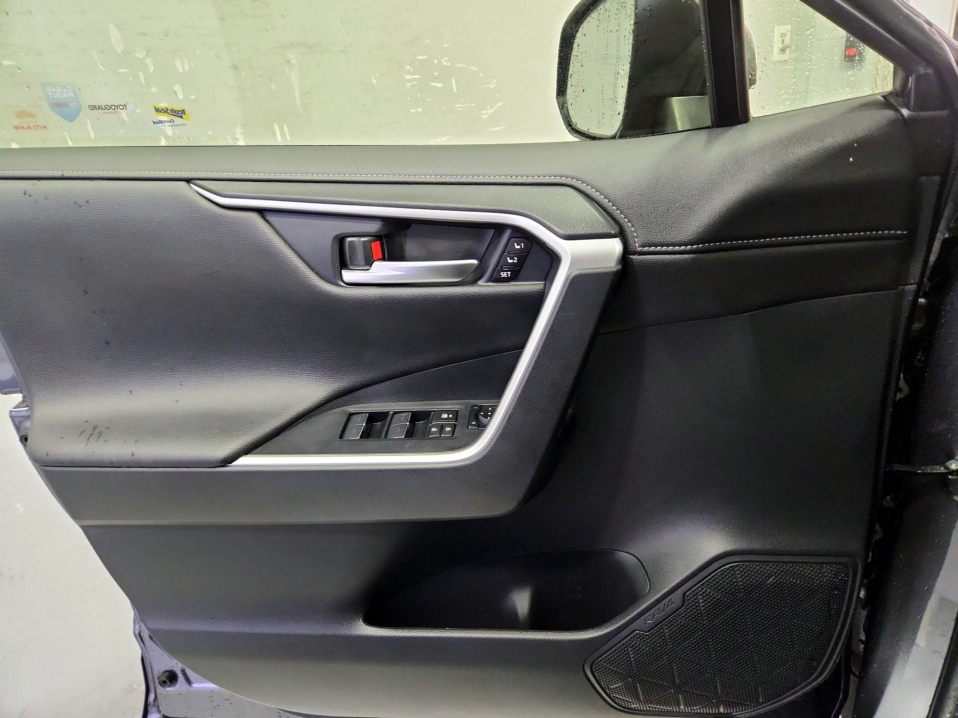 Thumbnail: 2025 Toyota RAV4 - 12