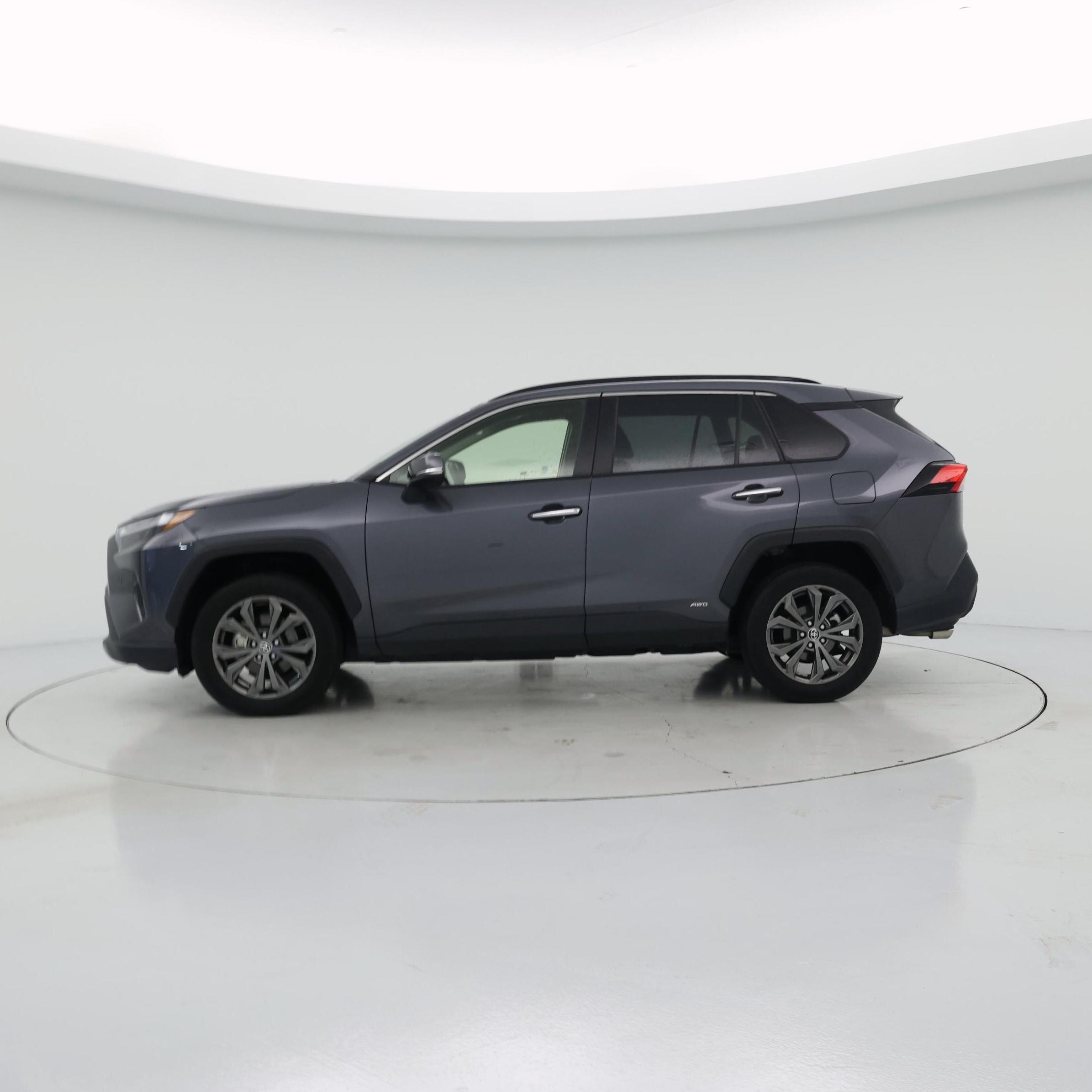 Thumbnail: 2025 Toyota RAV4 - 3