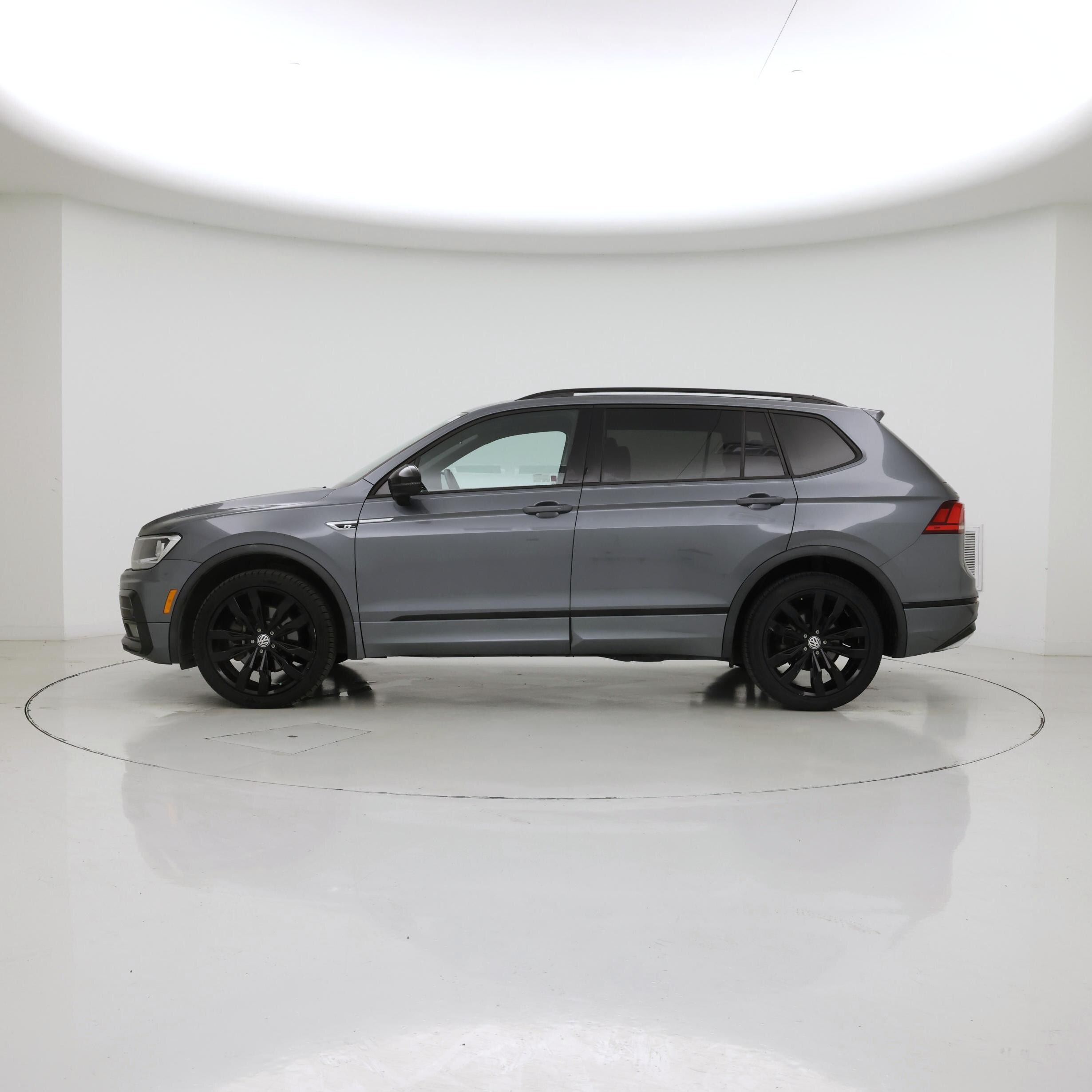 Thumbnail: 2021 Volkswagen Tiguan - 3