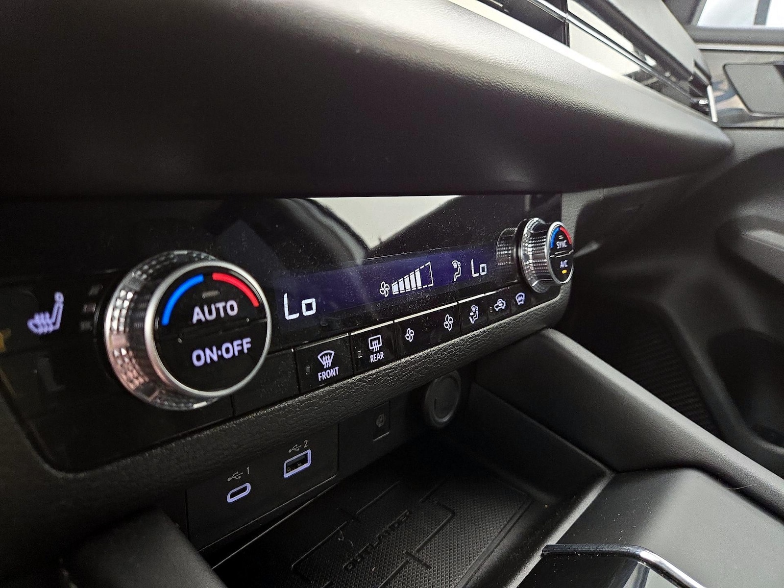 2024 Mitsubishi Outlander SE - Photo 17
