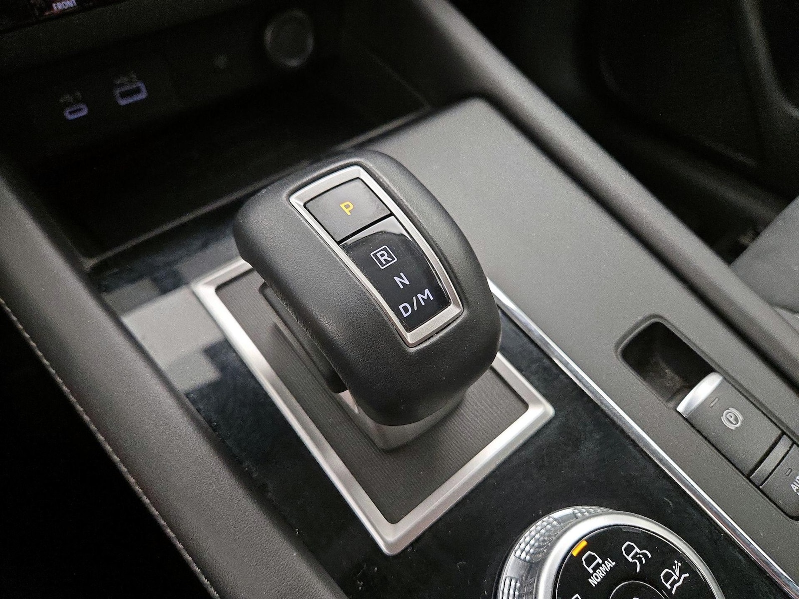 2024 Mitsubishi Outlander SE - Photo 18