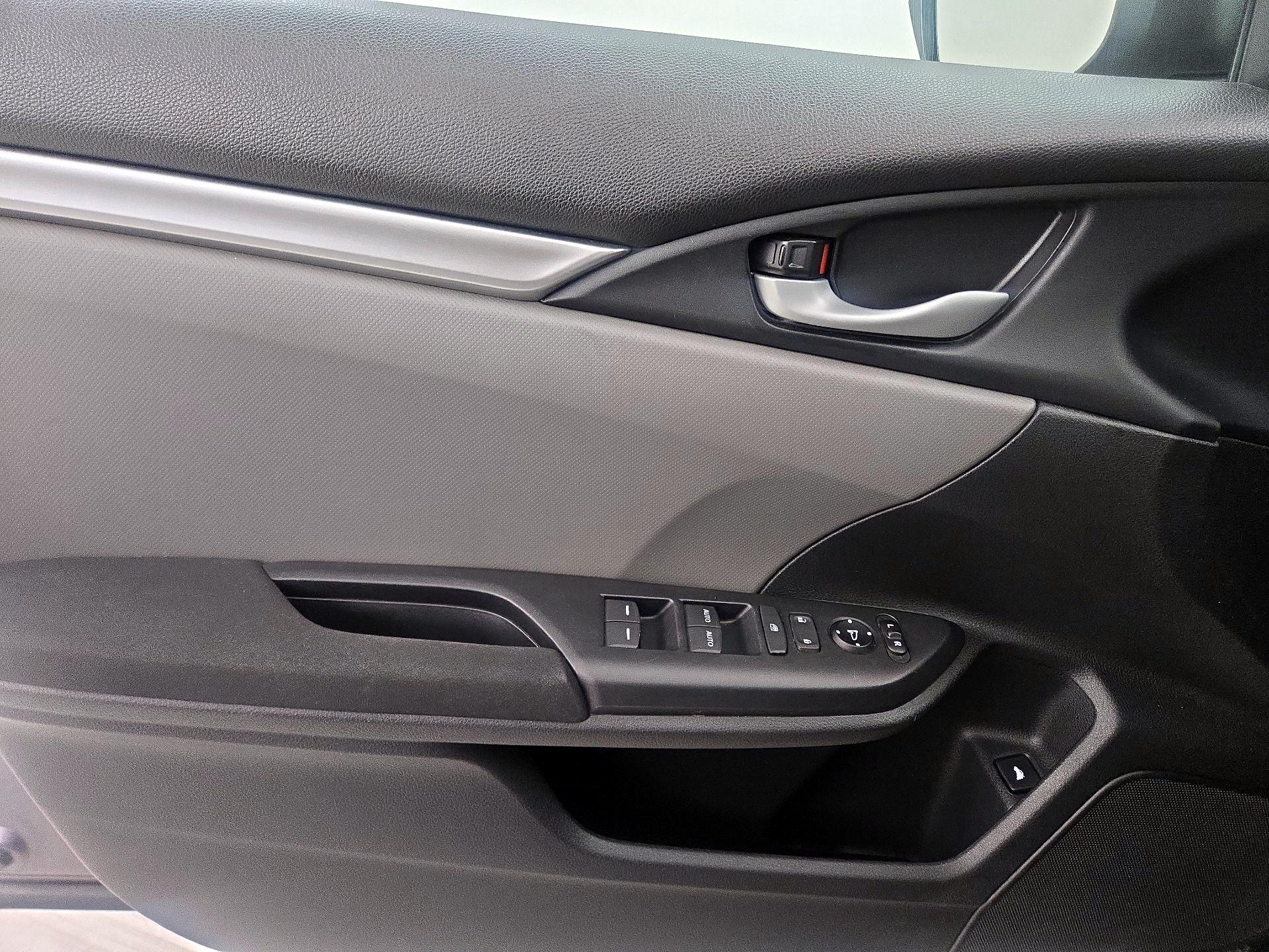 Thumbnail: 2017 Honda Civic - 12