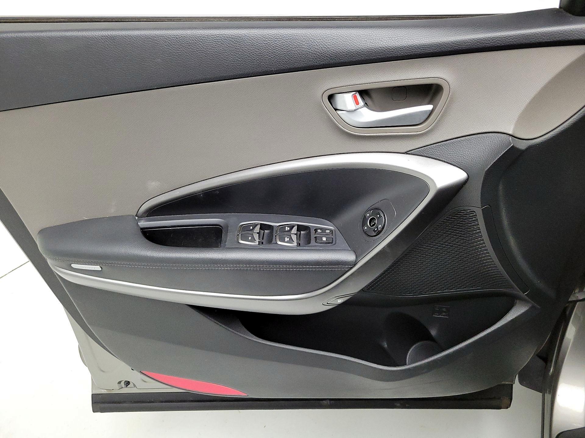 Thumbnail: 2017 Hyundai Santa Fe - 12