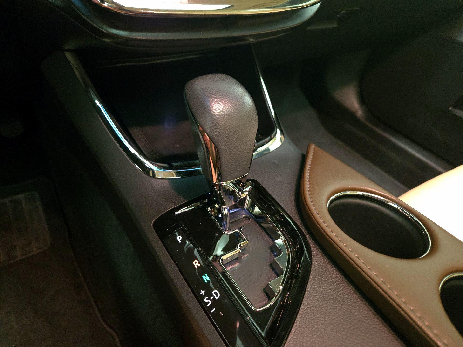 Thumbnail: 2016 Toyota Avalon - 17