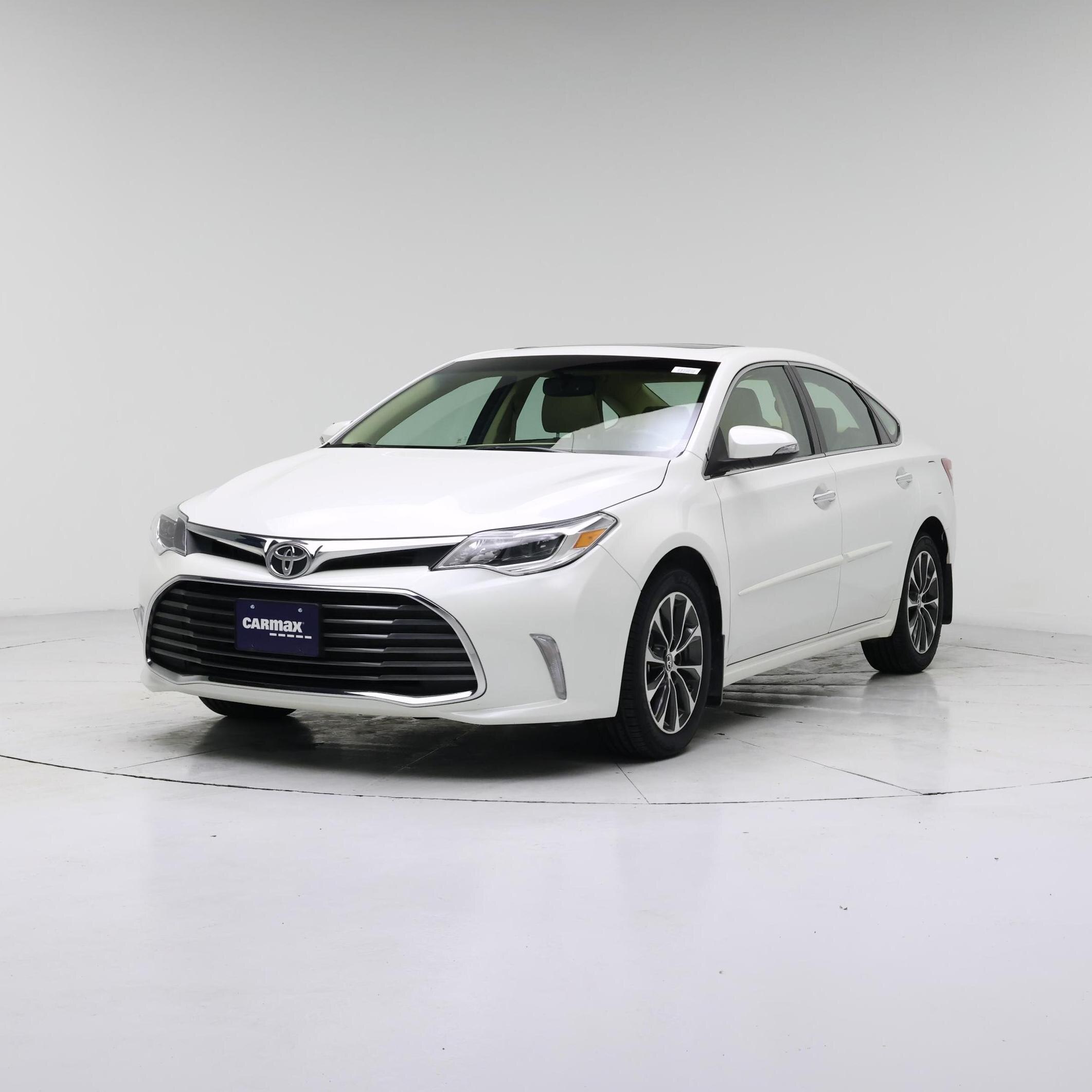 Thumbnail: 2016 Toyota Avalon - 4