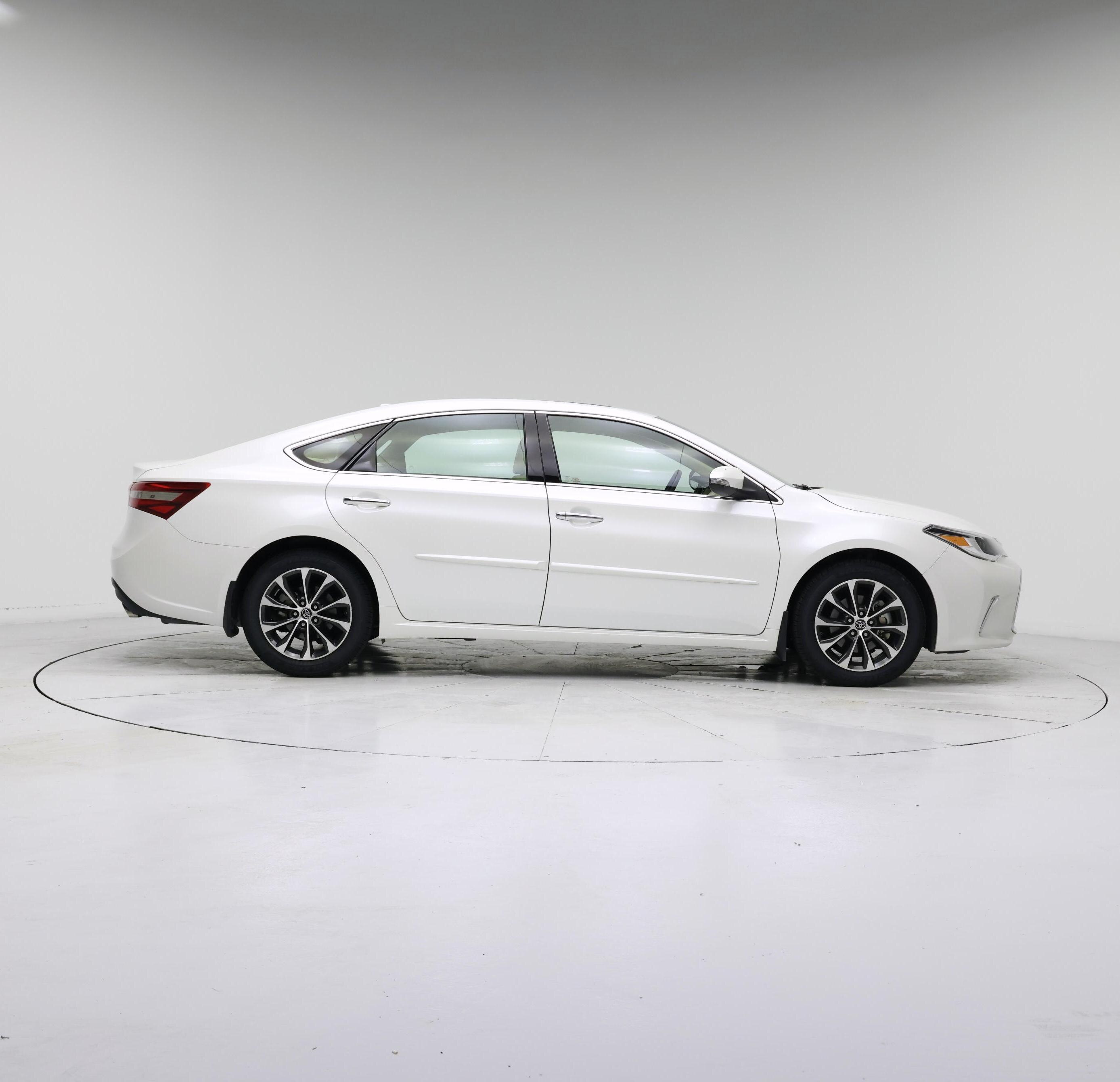 Thumbnail: 2016 Toyota Avalon - 7
