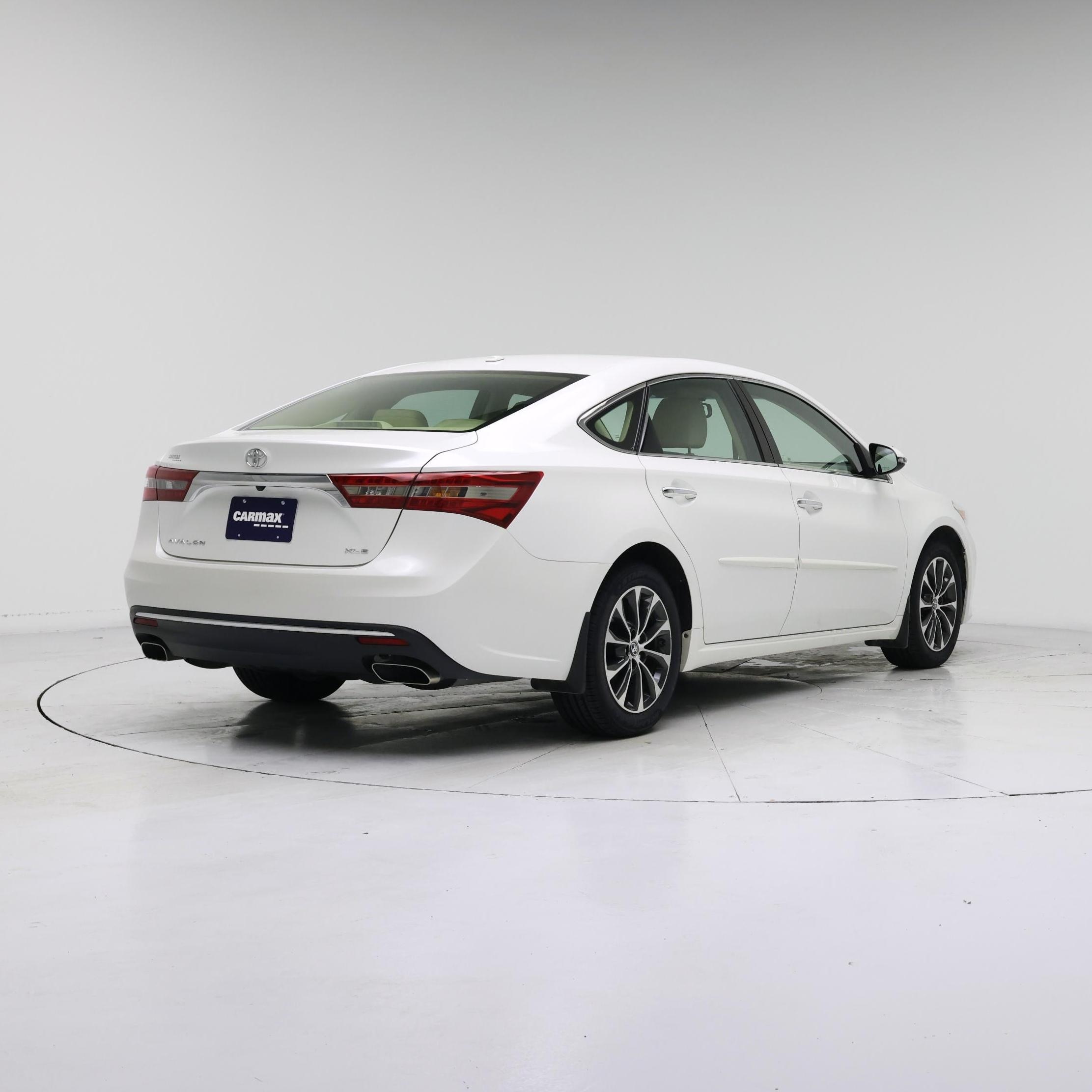 Thumbnail: 2016 Toyota Avalon - 8