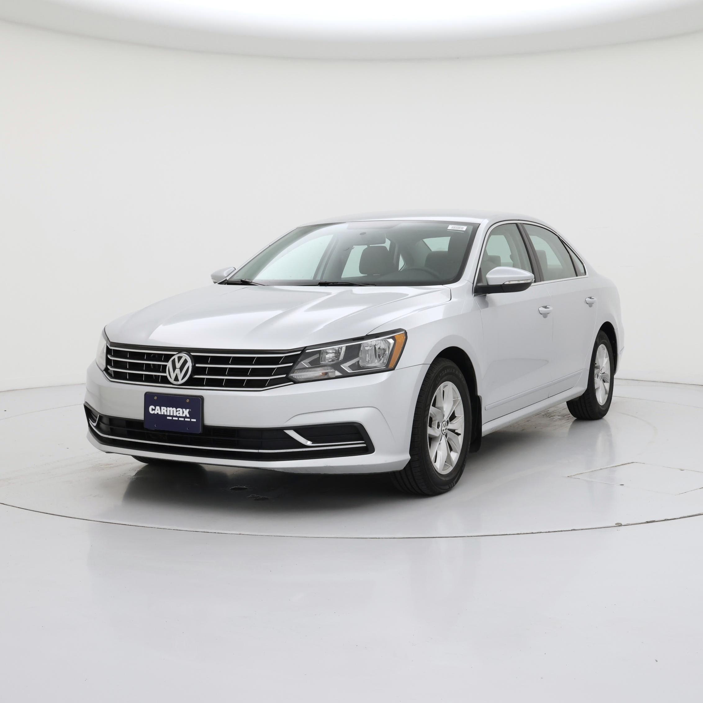 Thumbnail: 2016 Volkswagen Passat - 4