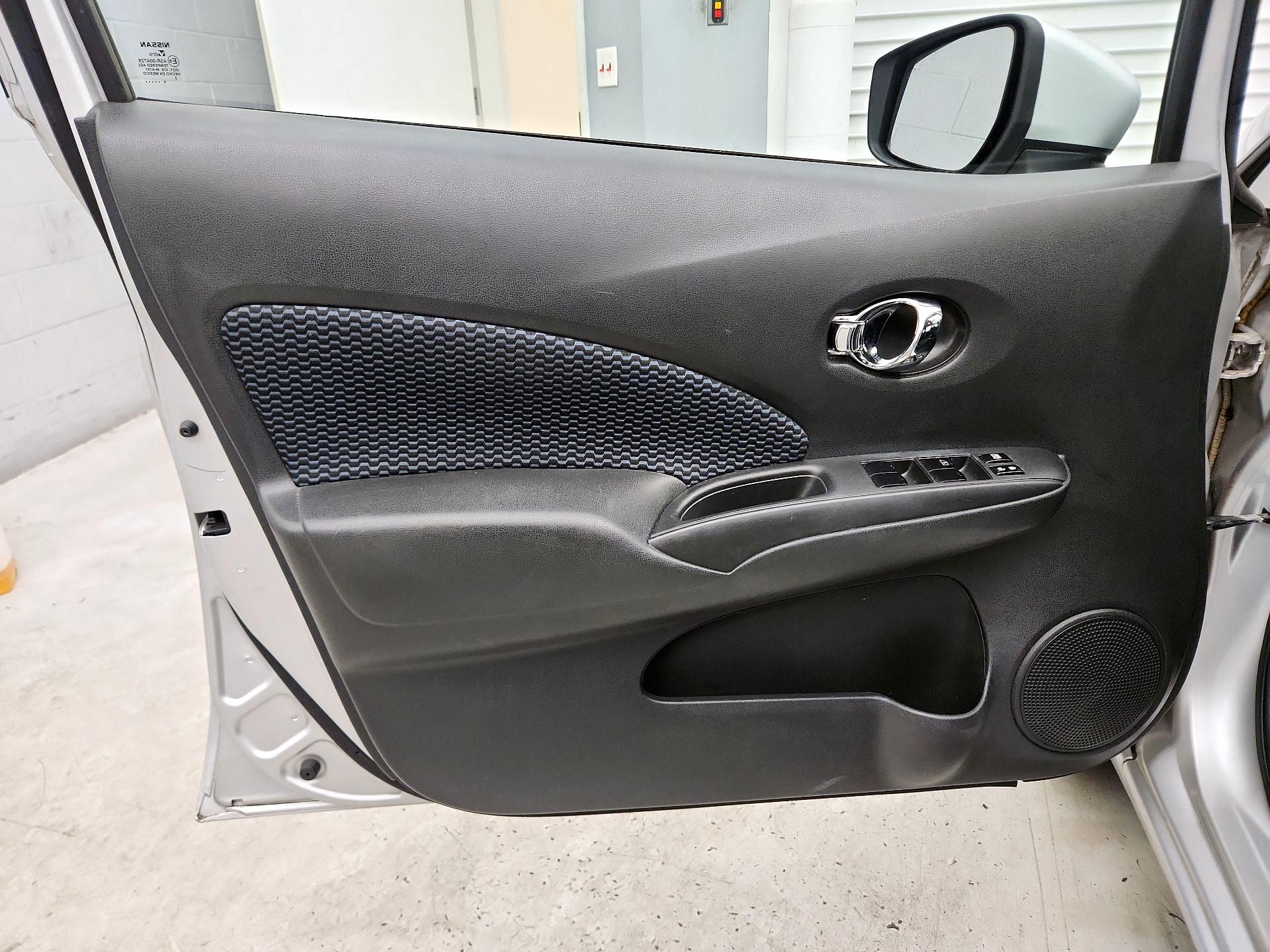 Thumbnail: 2015 Nissan Versa Note - 12