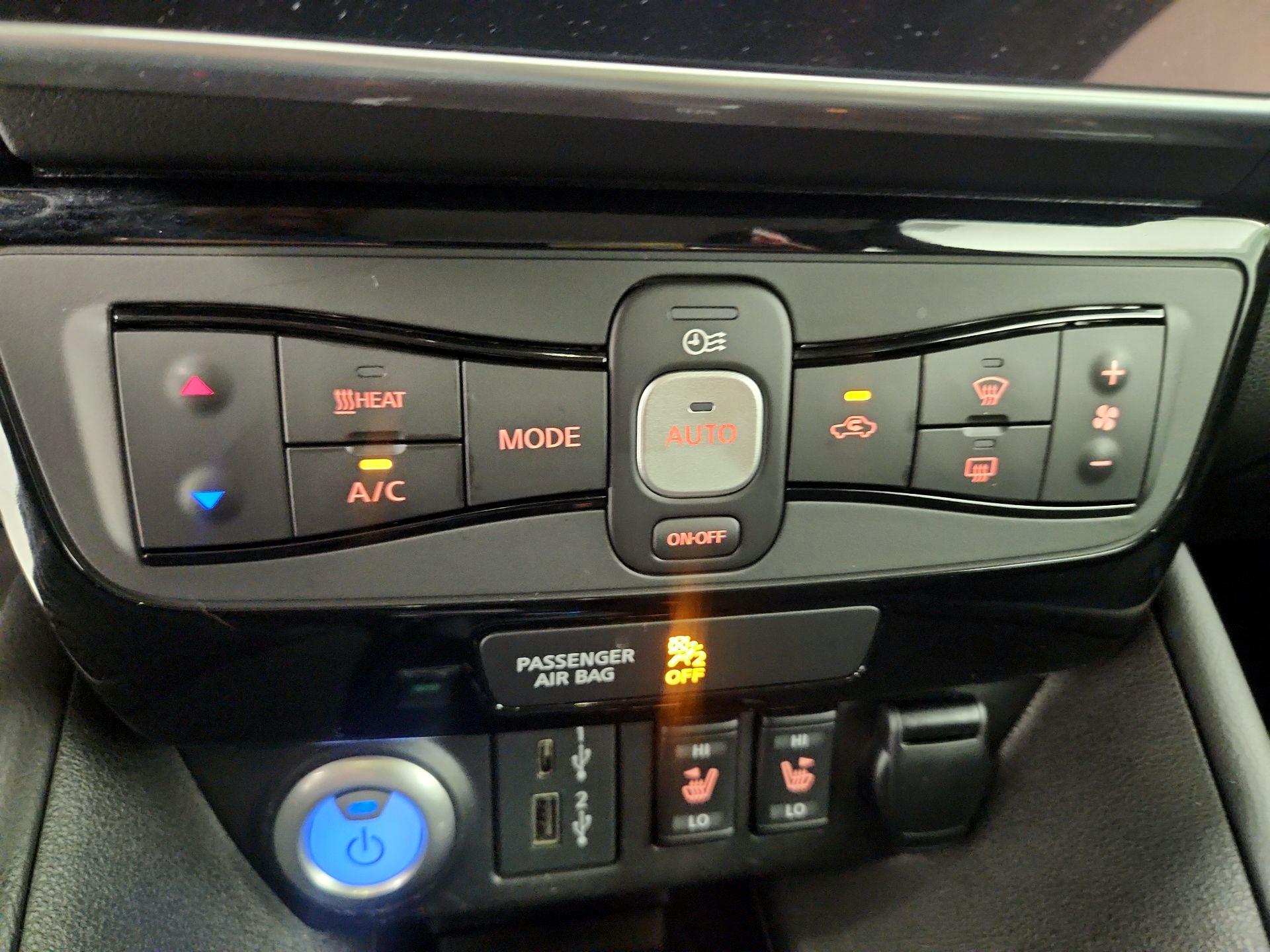 Thumbnail: 2021 Nissan Leaf - 16