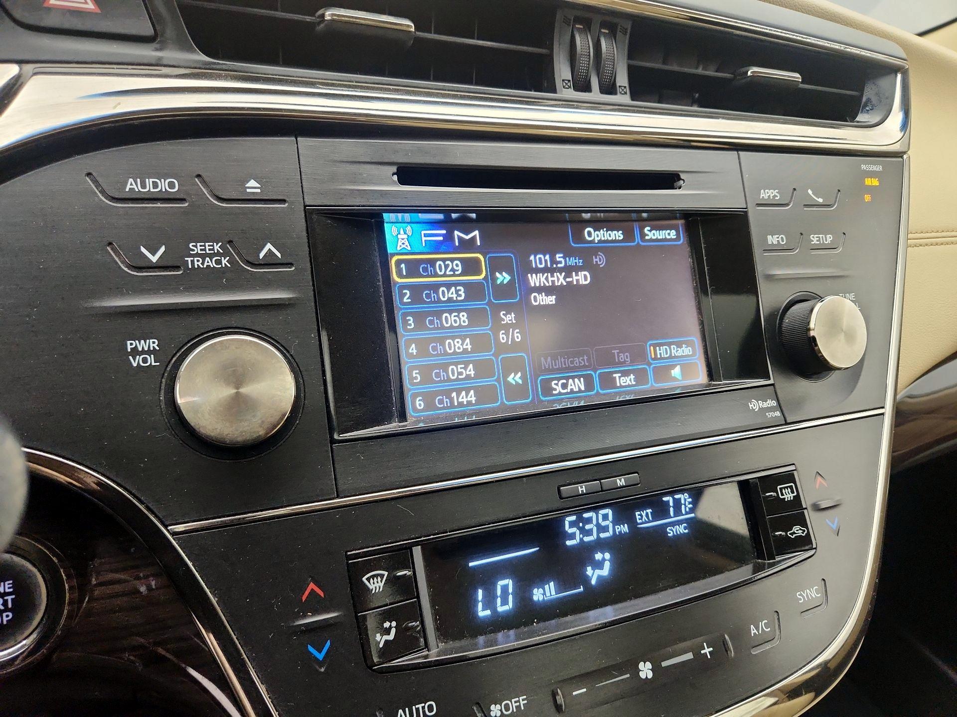 Thumbnail: 2014 Toyota Avalon - 15