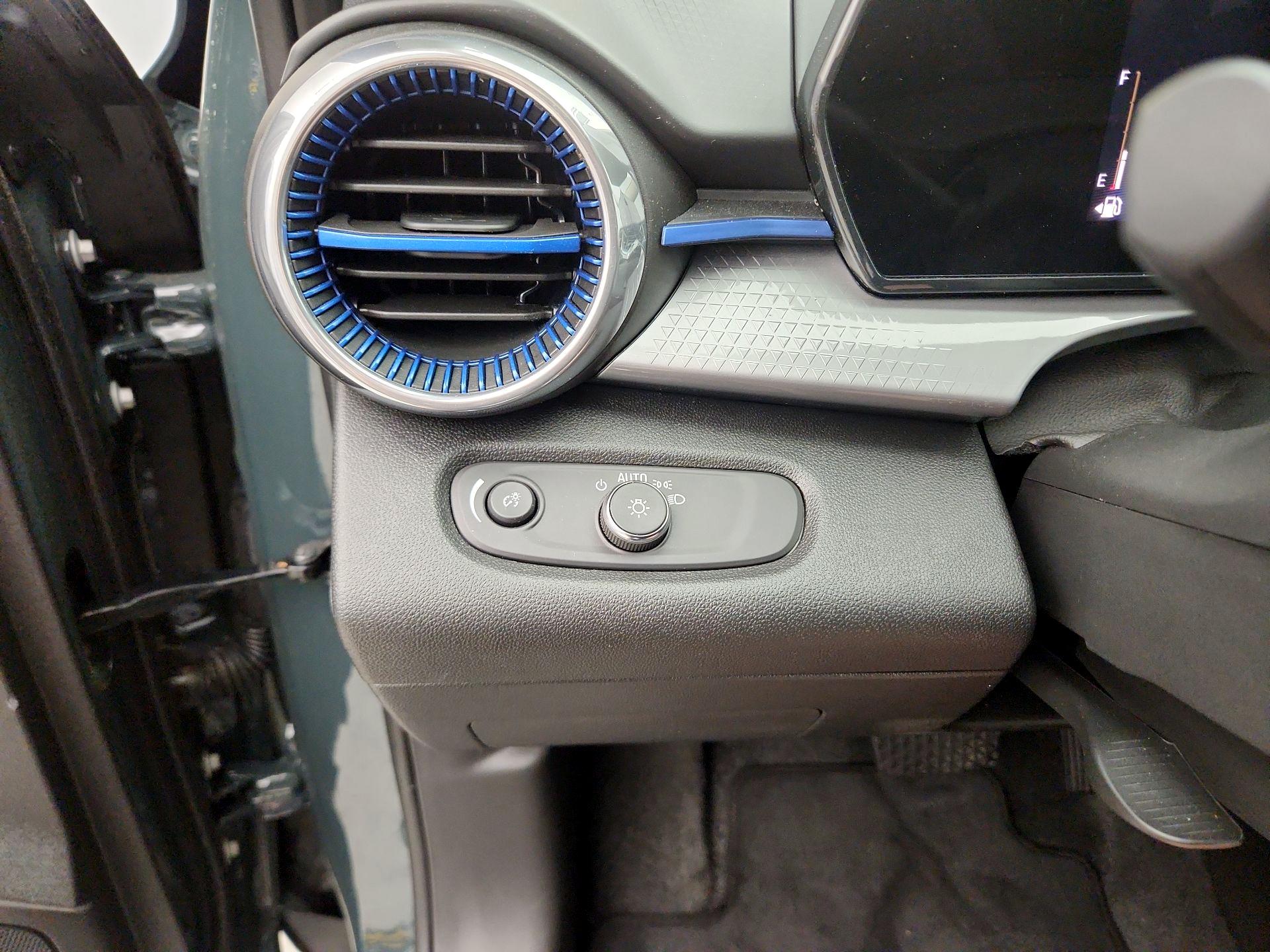 Thumbnail: 2025 Chevrolet Trax - 13