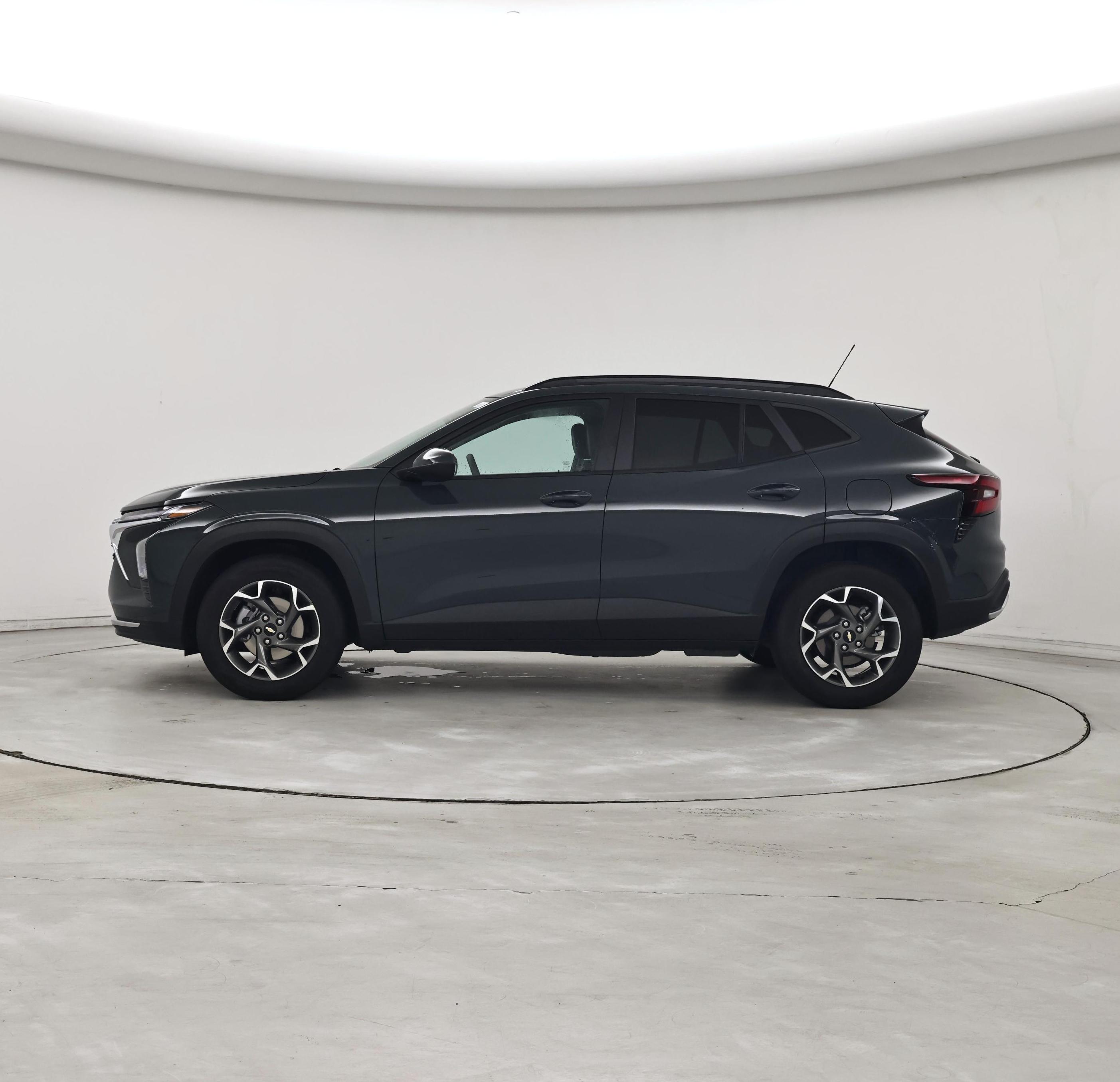 Thumbnail: 2025 Chevrolet Trax - 3