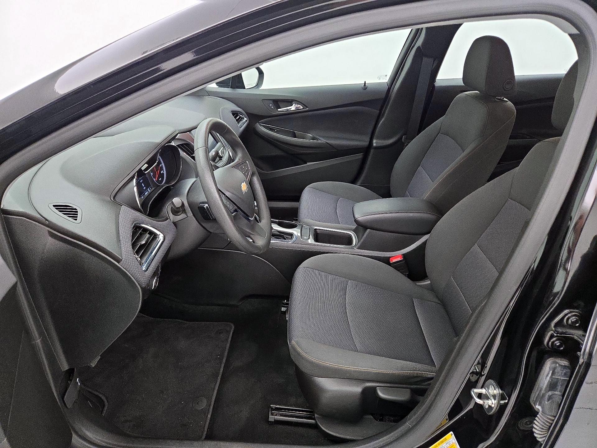 Thumbnail: 2019 Chevrolet Cruze - 11
