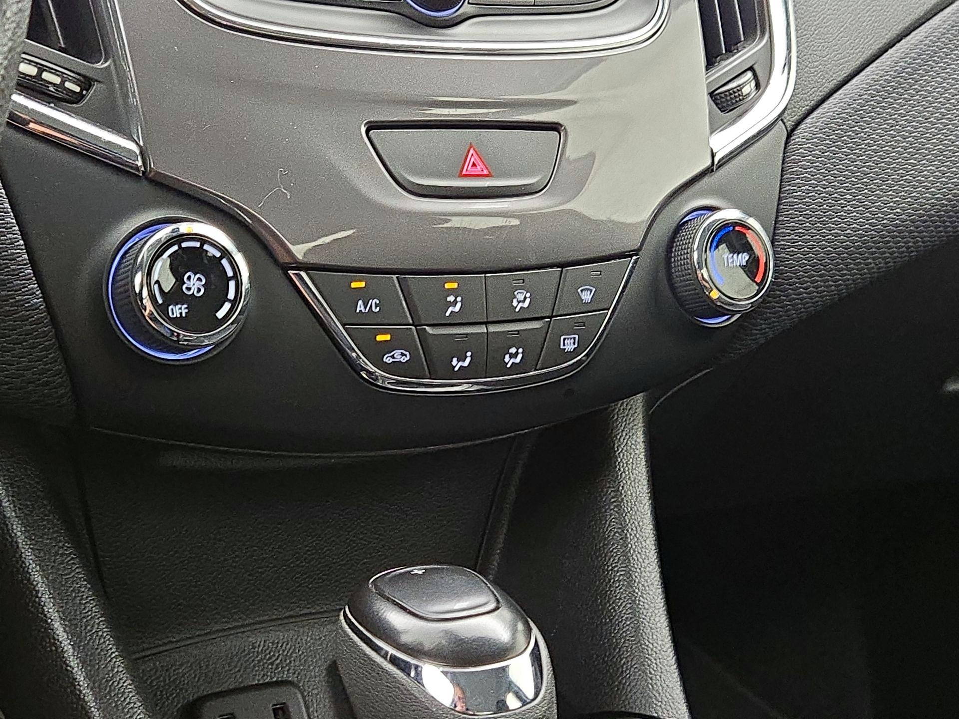 Thumbnail: 2019 Chevrolet Cruze - 16