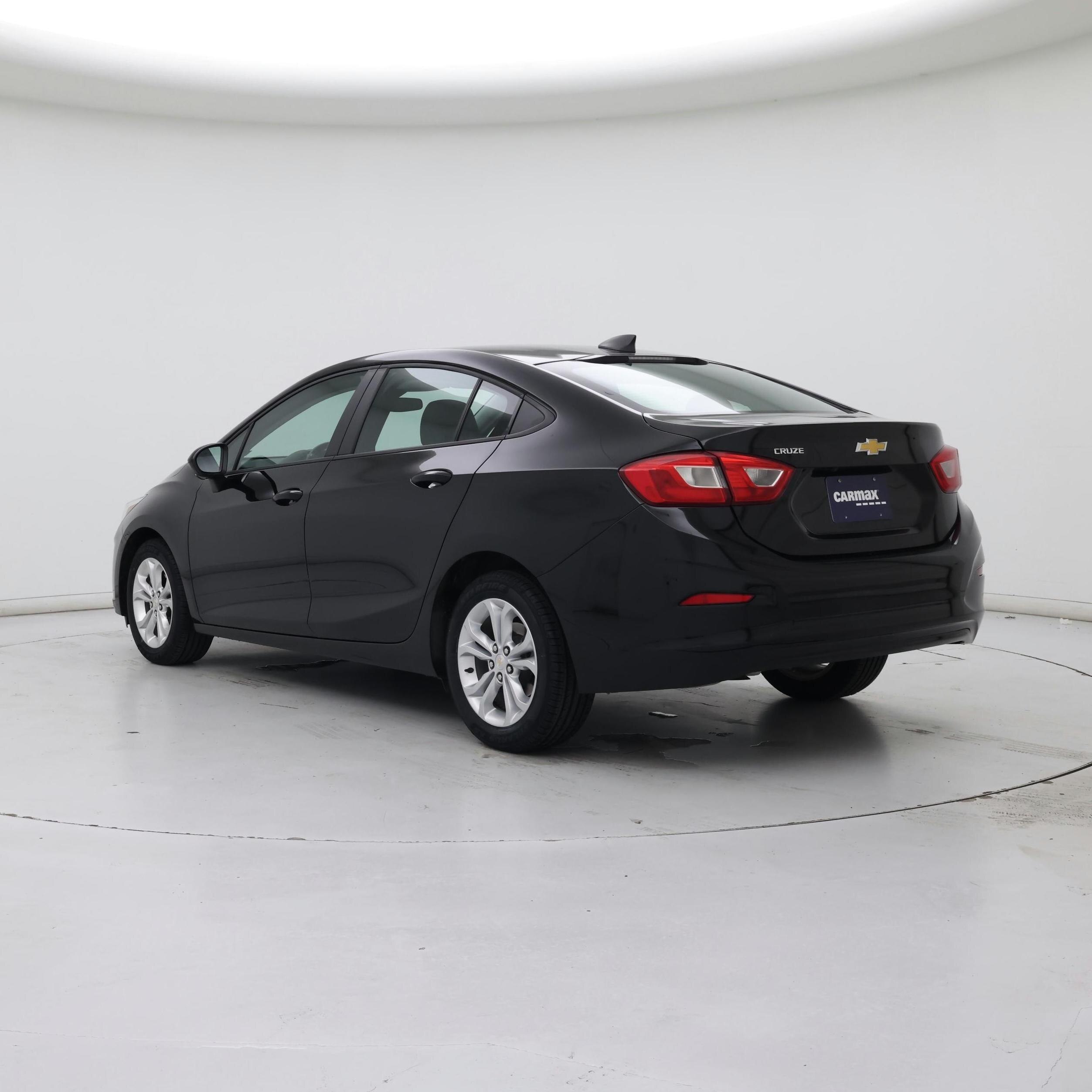 Thumbnail: 2019 Chevrolet Cruze - 2