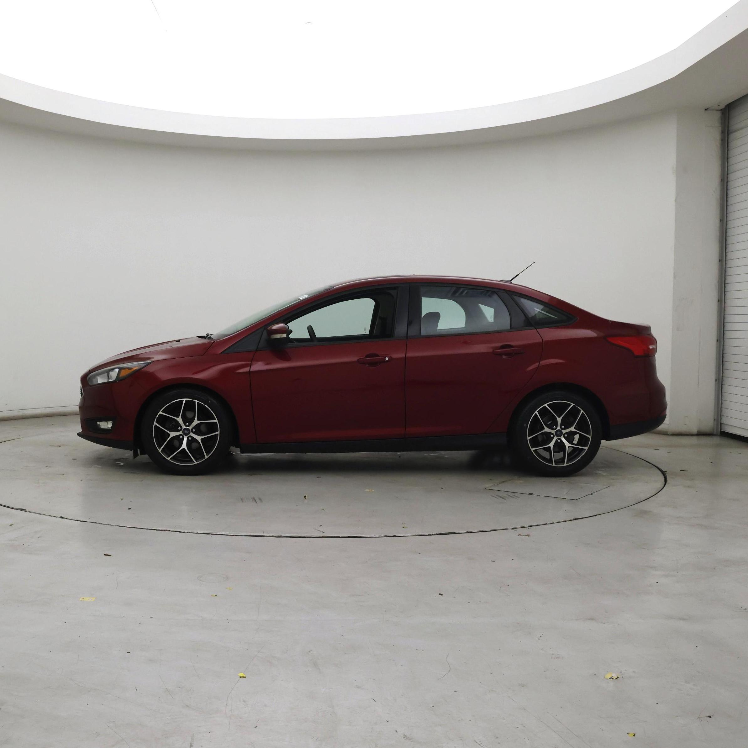 Thumbnail: 2017 Ford Focus - 3