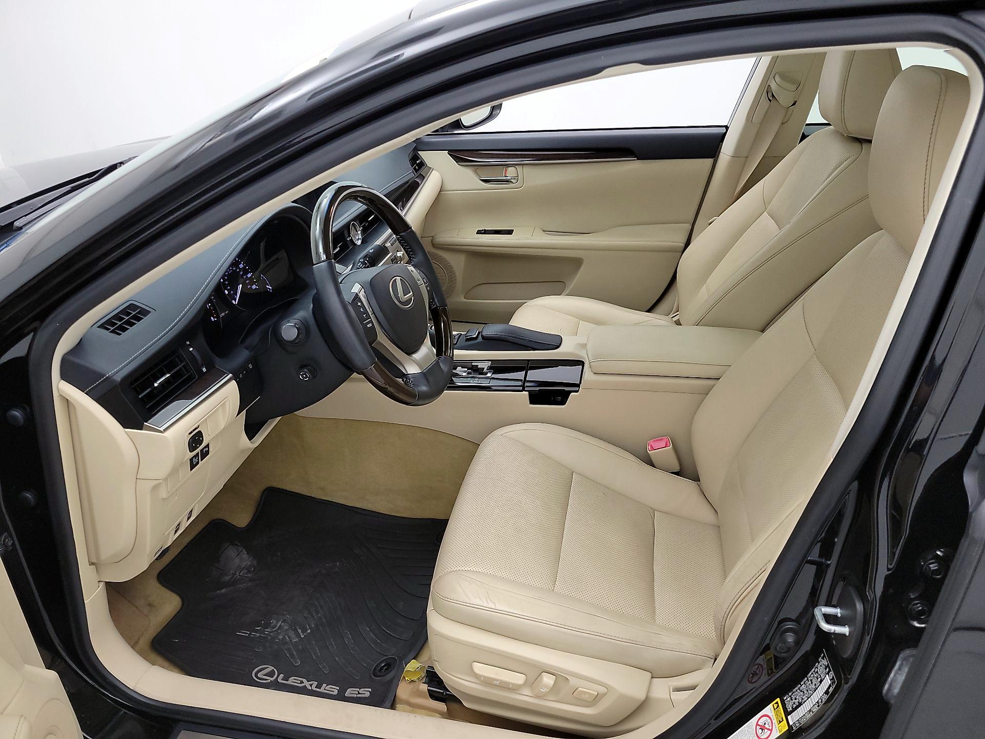 Thumbnail: 2014 Lexus ES - 11