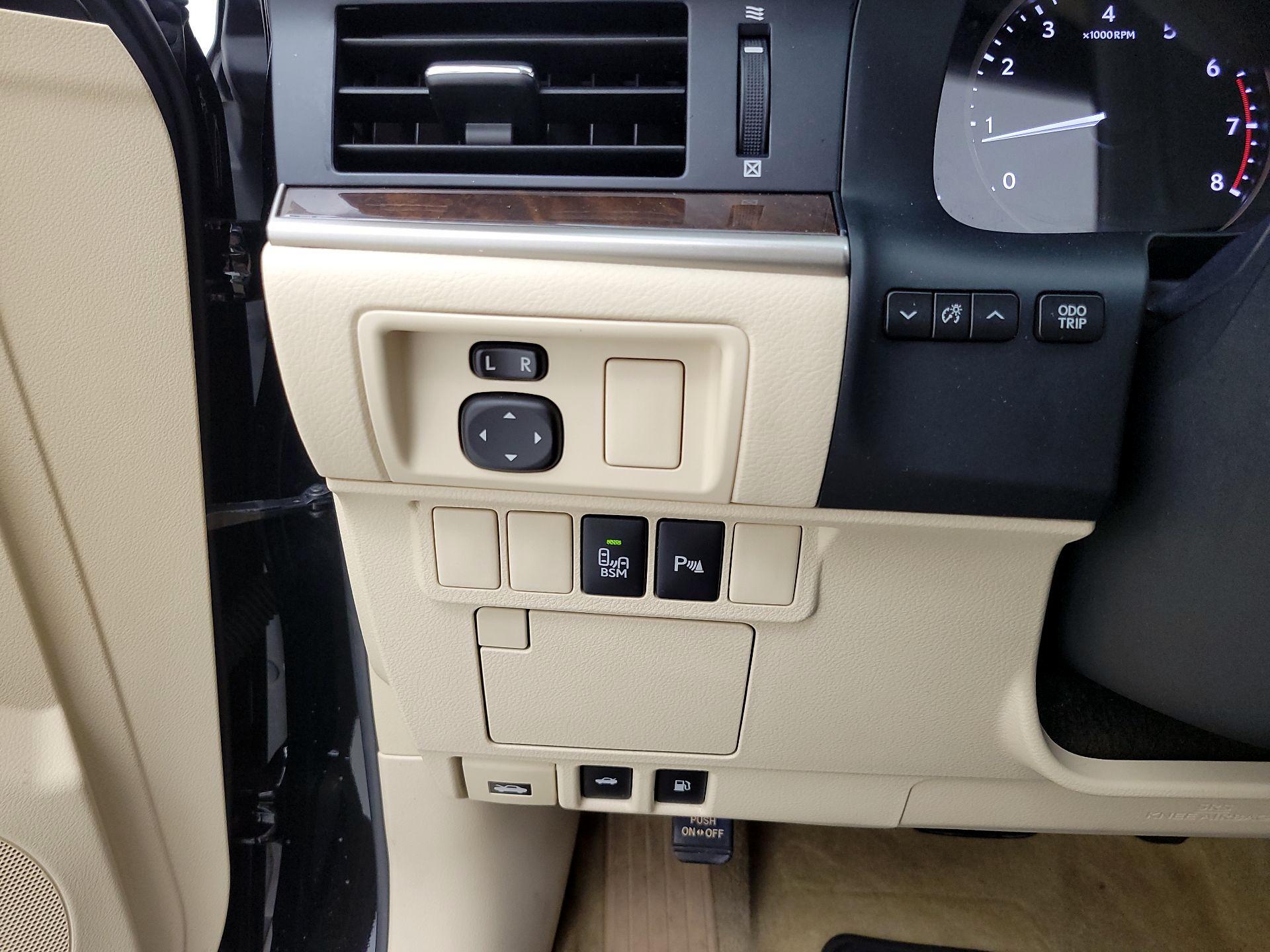 Thumbnail: 2014 Lexus ES - 13