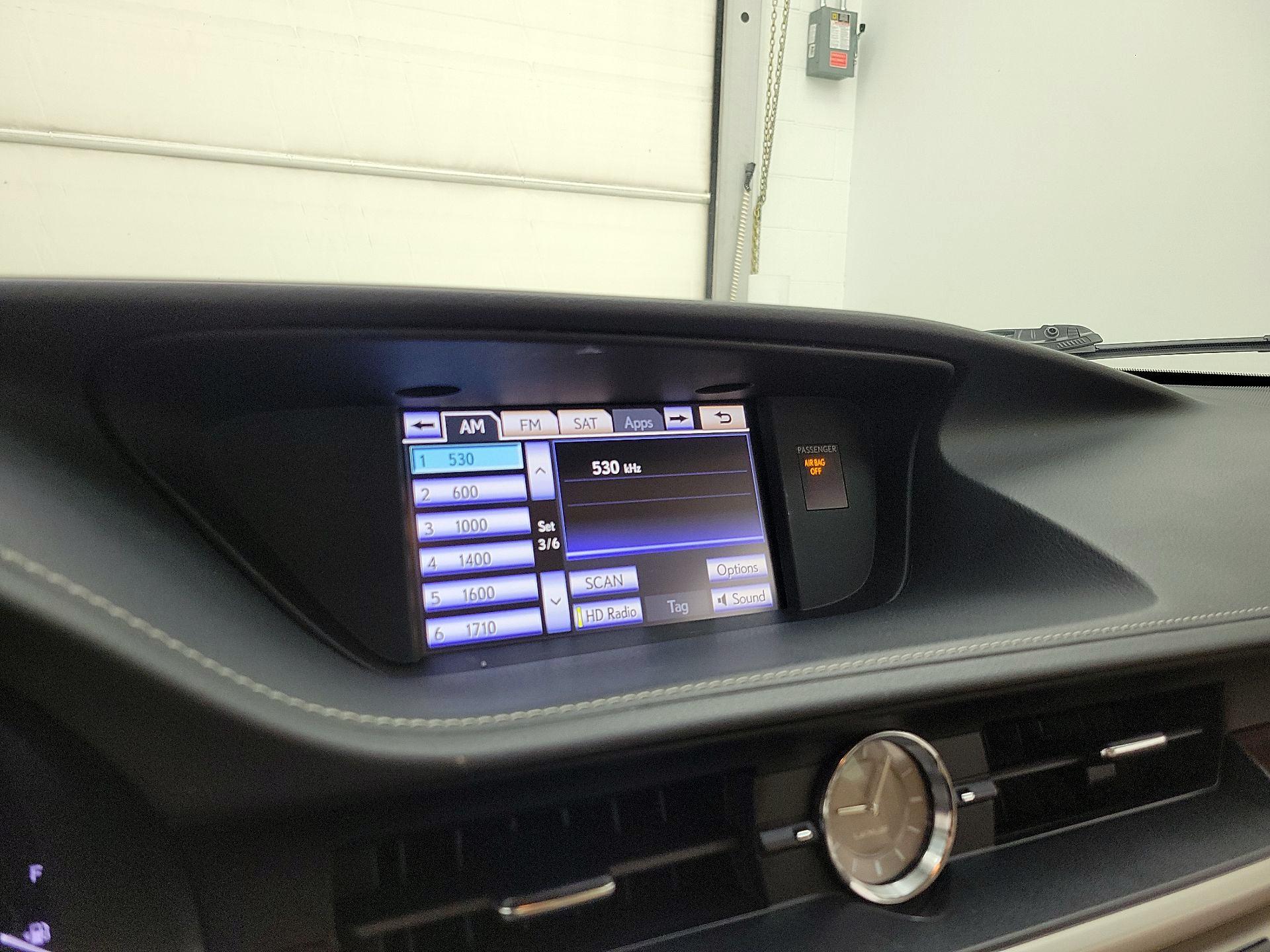 Thumbnail: 2014 Lexus ES - 16