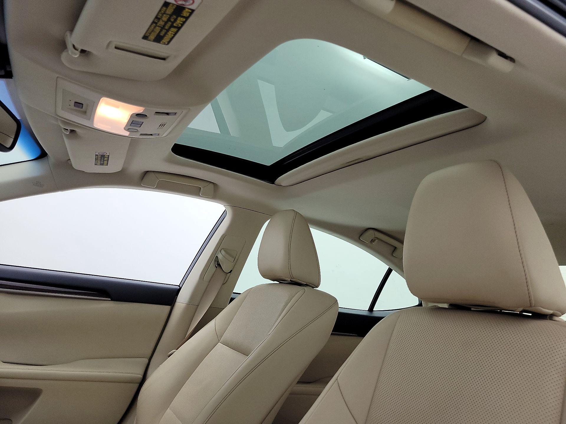 Thumbnail: 2014 Lexus ES - 20