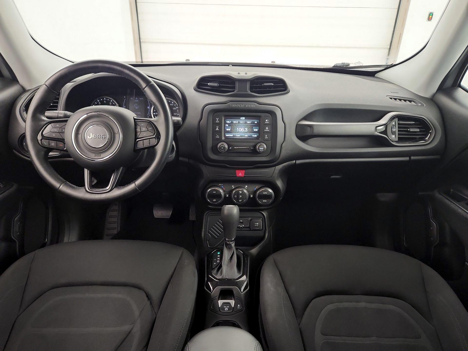 Thumbnail: 2017 Jeep Renegade - 9