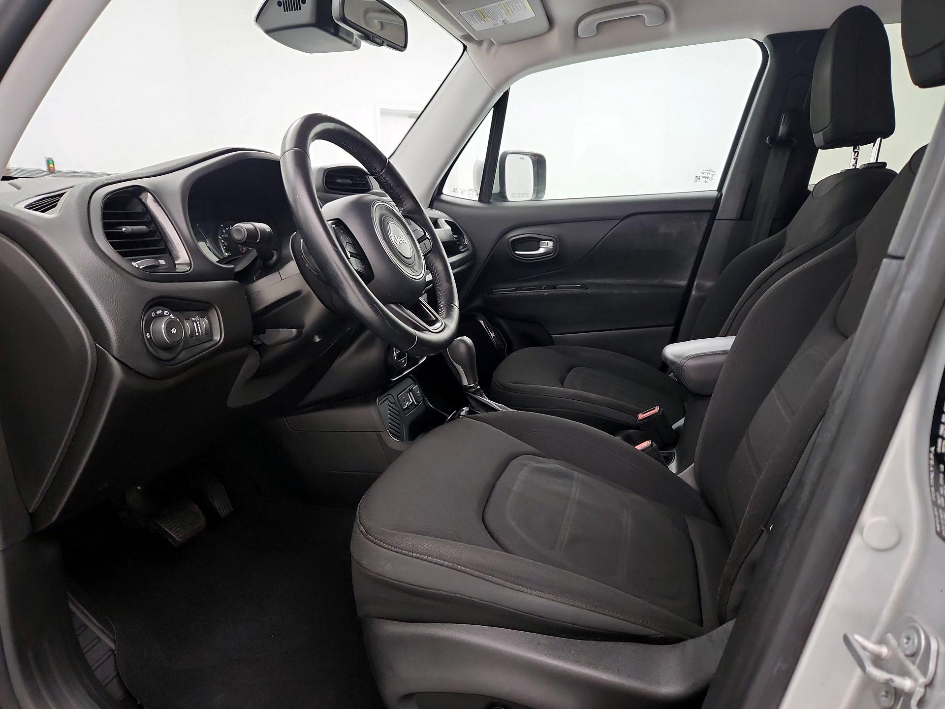 Thumbnail: 2017 Jeep Renegade - 11