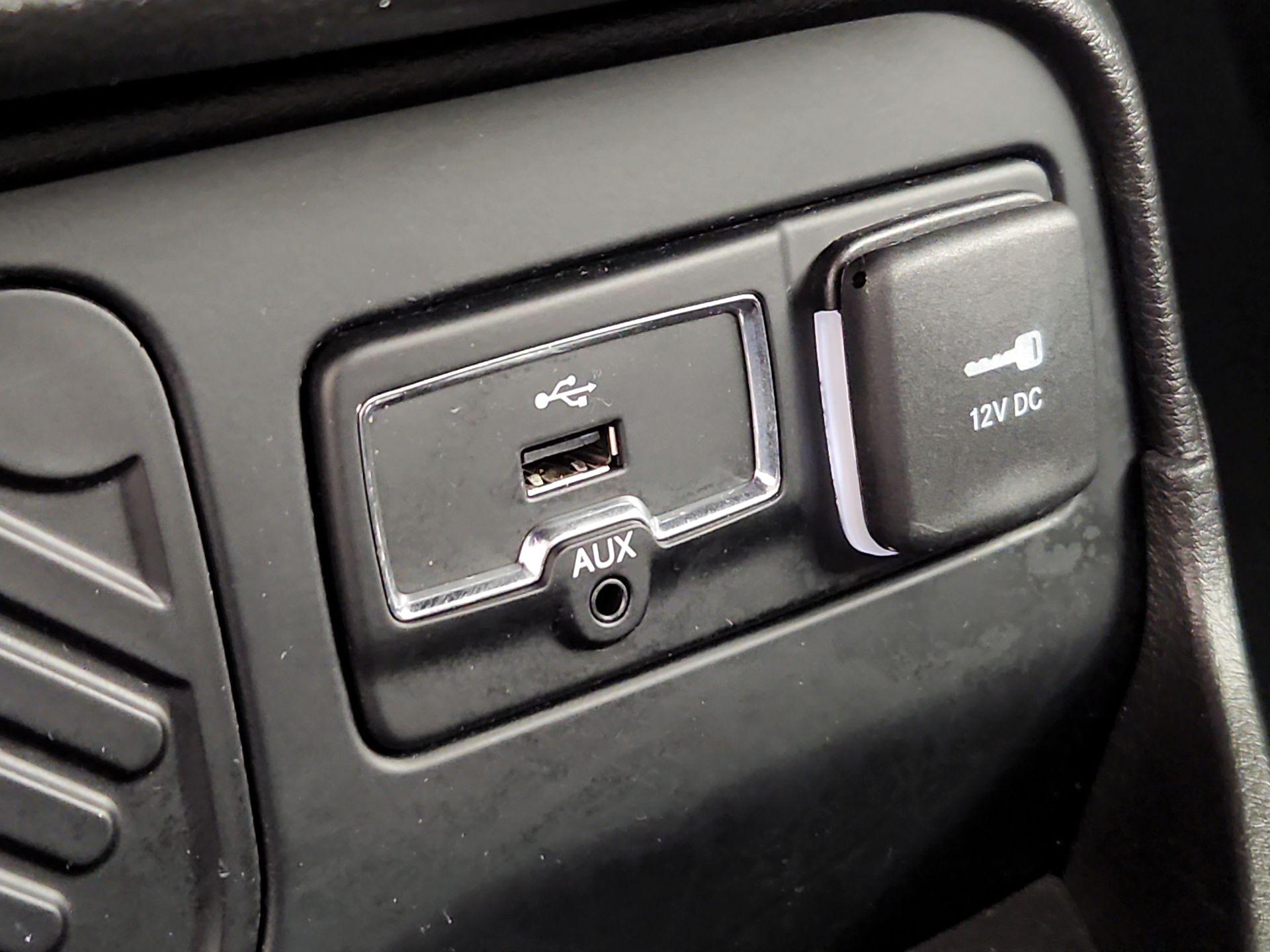 Thumbnail: 2017 Jeep Renegade - 18