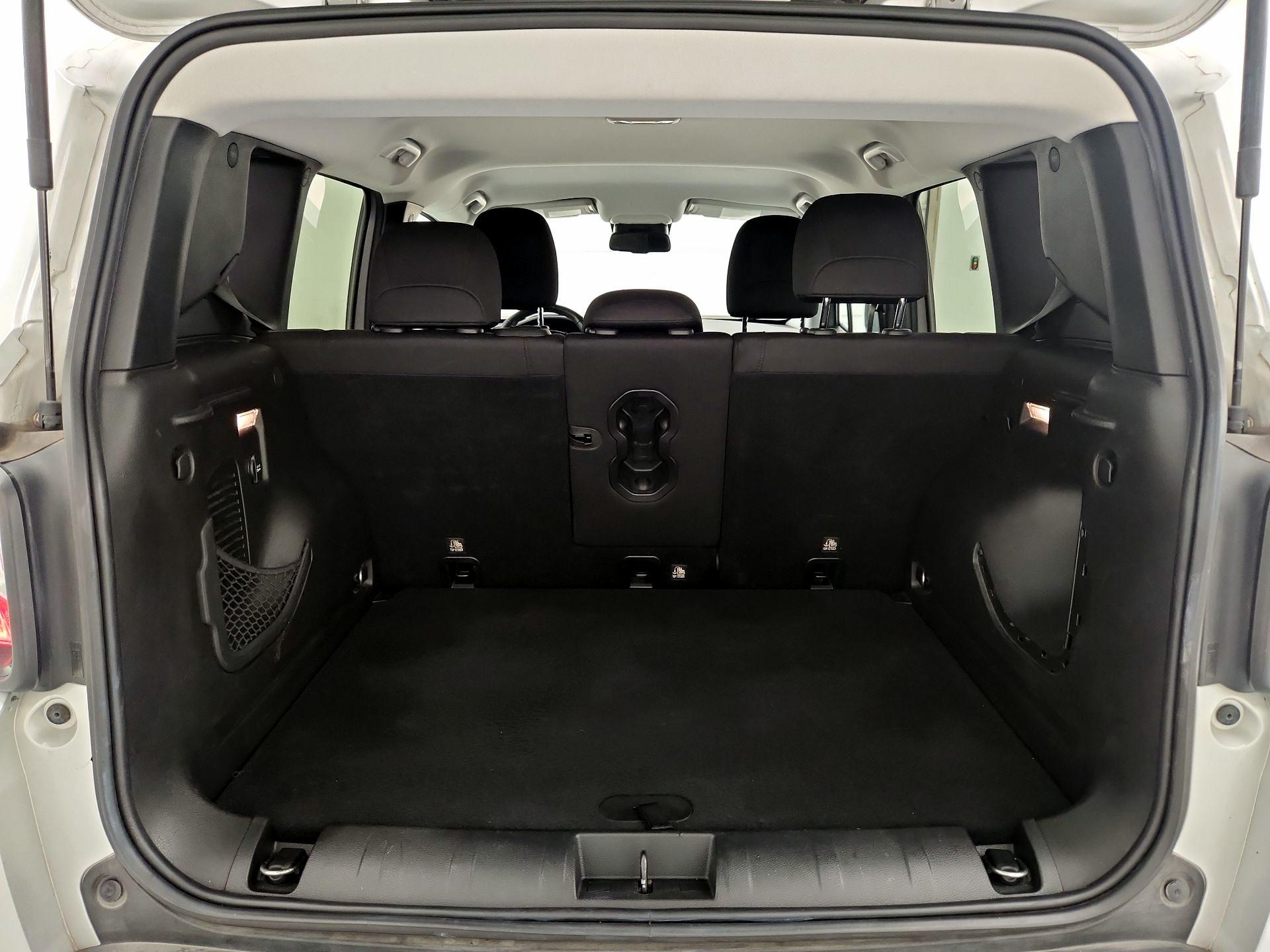 Thumbnail: 2017 Jeep Renegade - 20