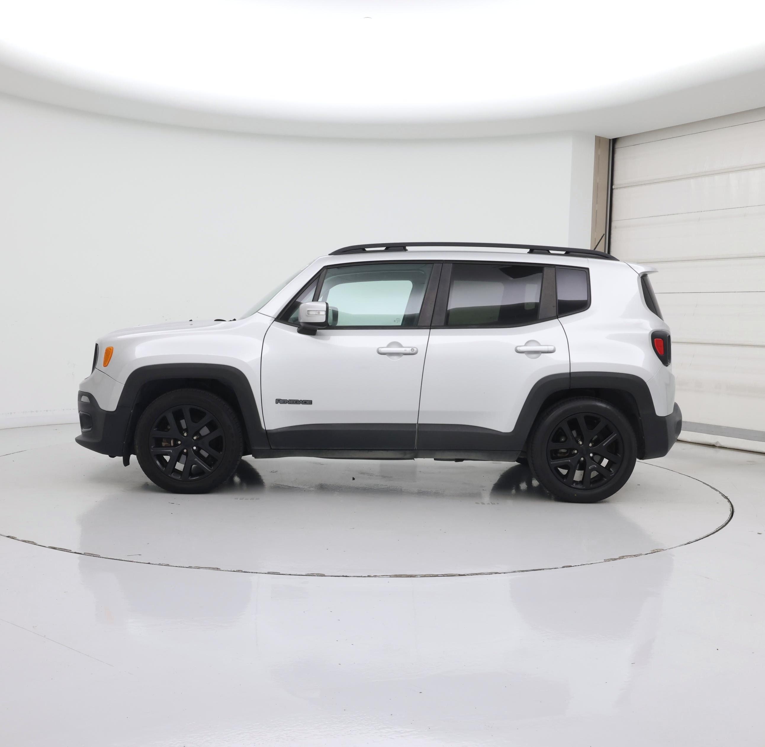 Thumbnail: 2017 Jeep Renegade - 3