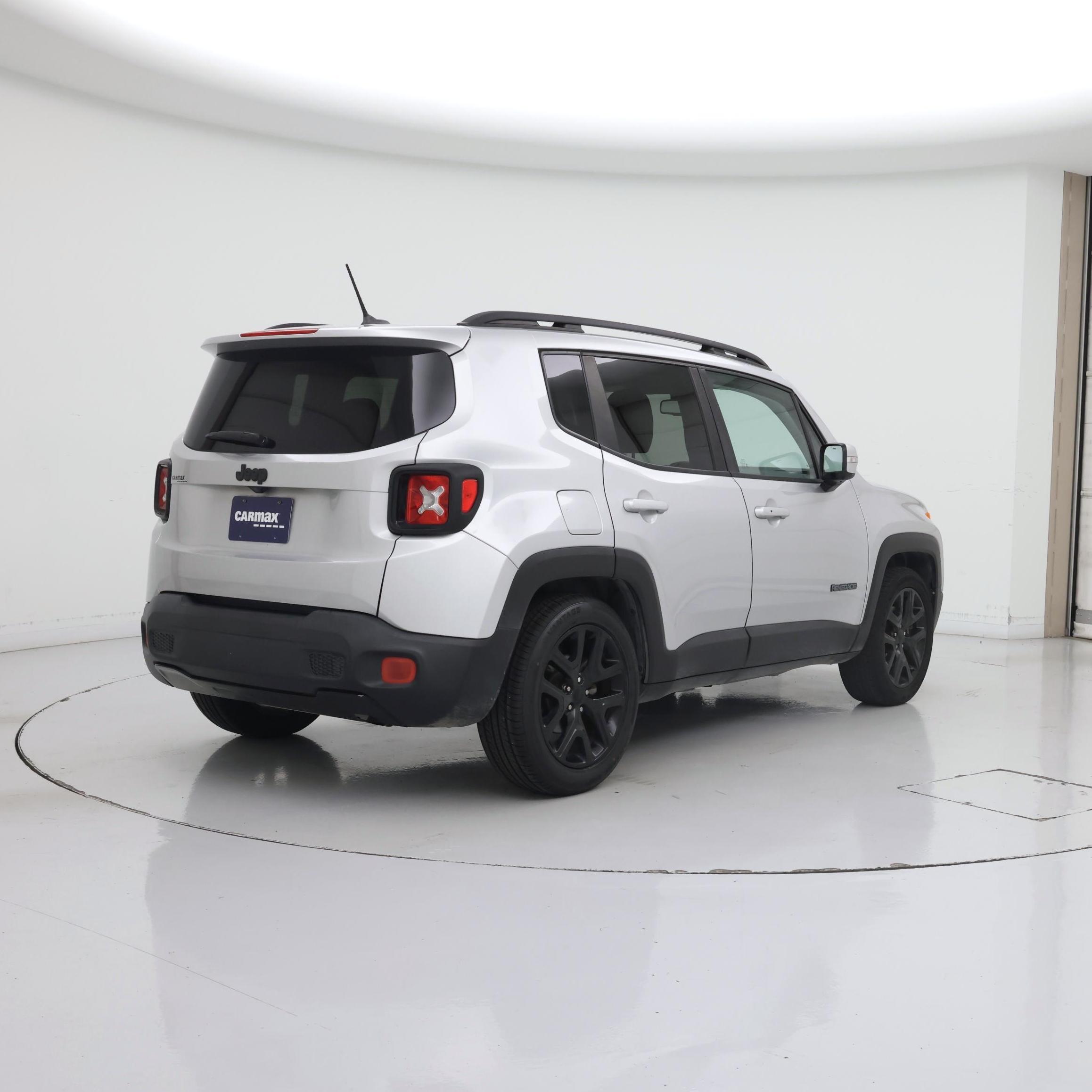Thumbnail: 2017 Jeep Renegade - 8