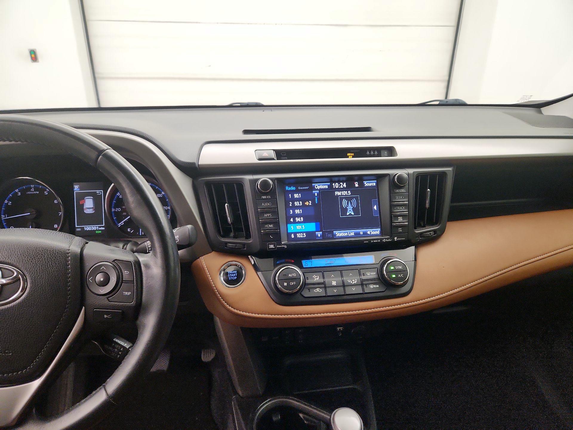 Thumbnail: 2017 Toyota RAV4 - 9