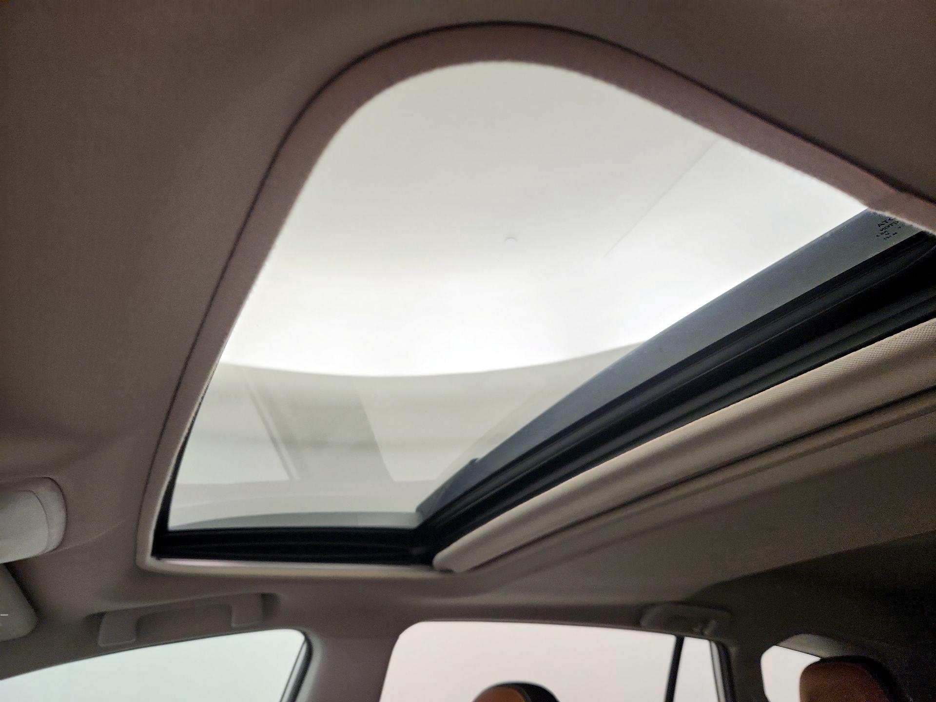 Thumbnail: 2017 Toyota RAV4 - 19
