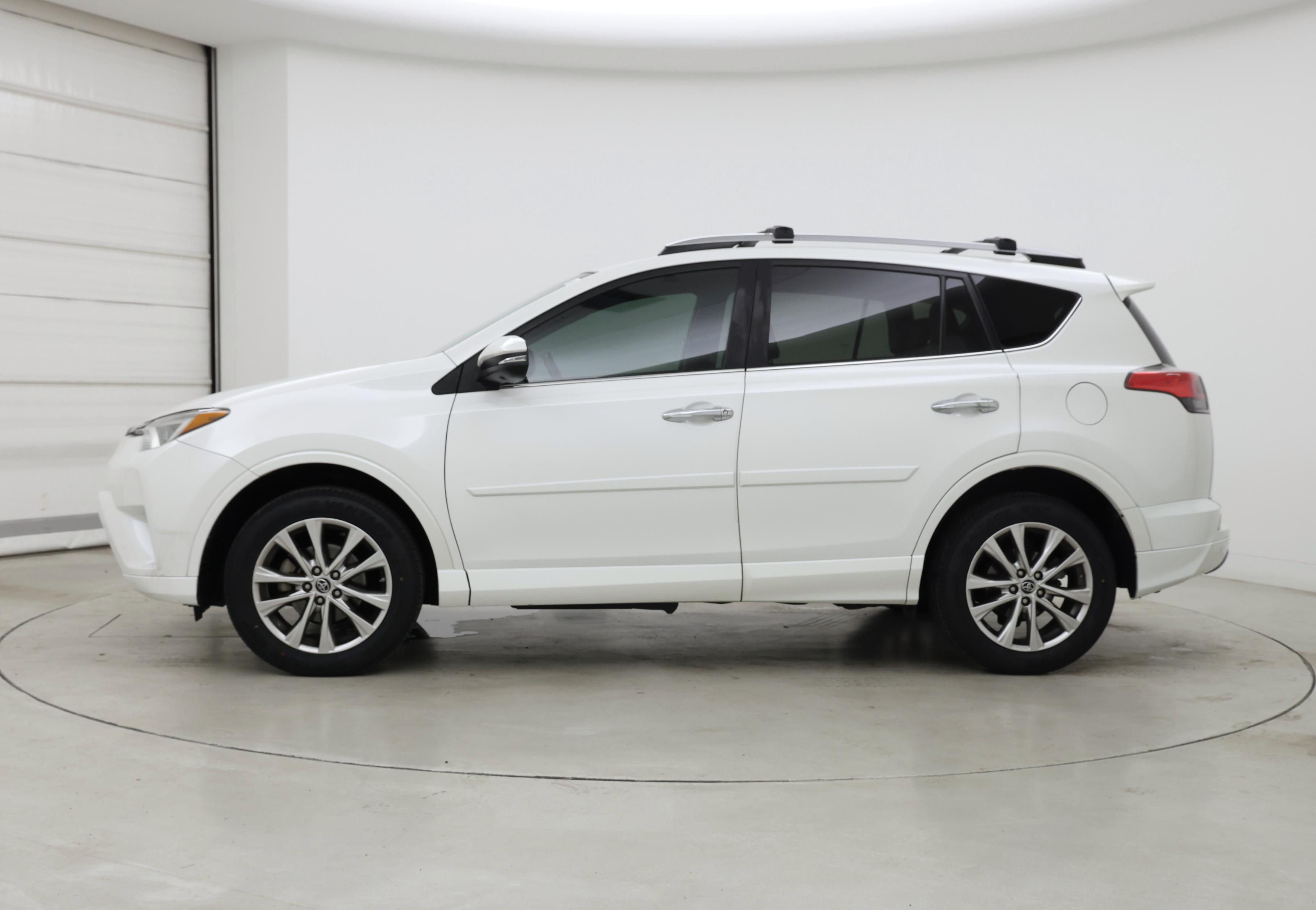 Thumbnail: 2017 Toyota RAV4 - 3