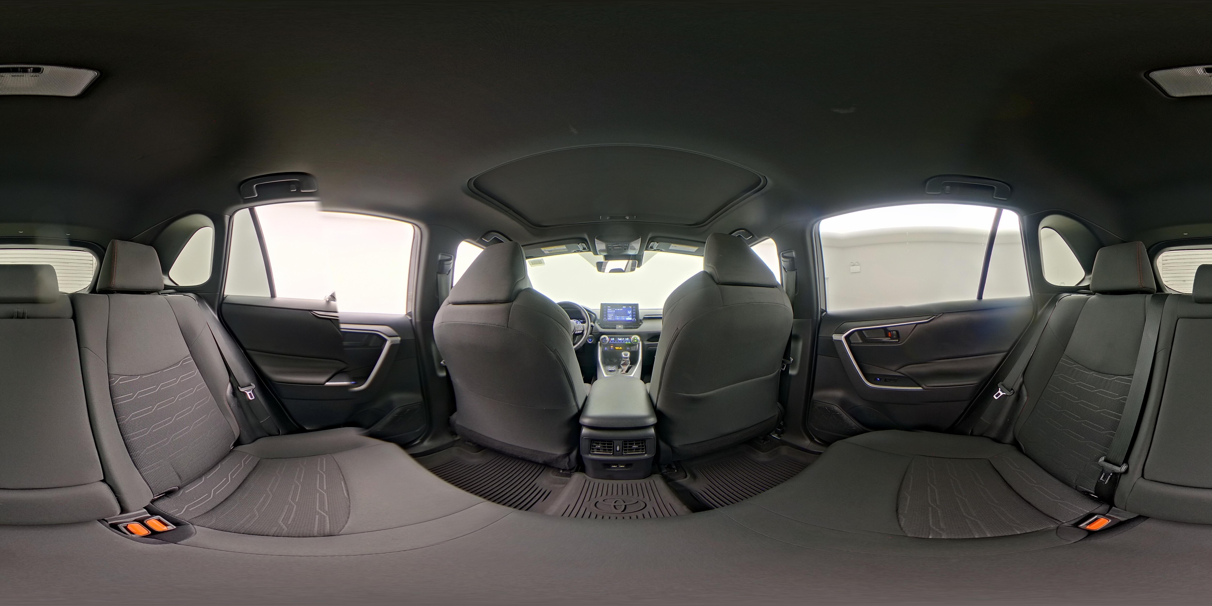 2021 Toyota RAV4 SE - Photo 26