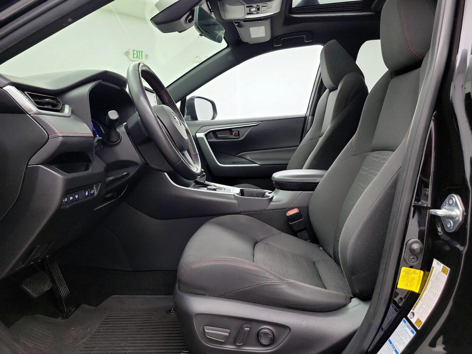 2021 Toyota RAV4 SE - Photo 12
