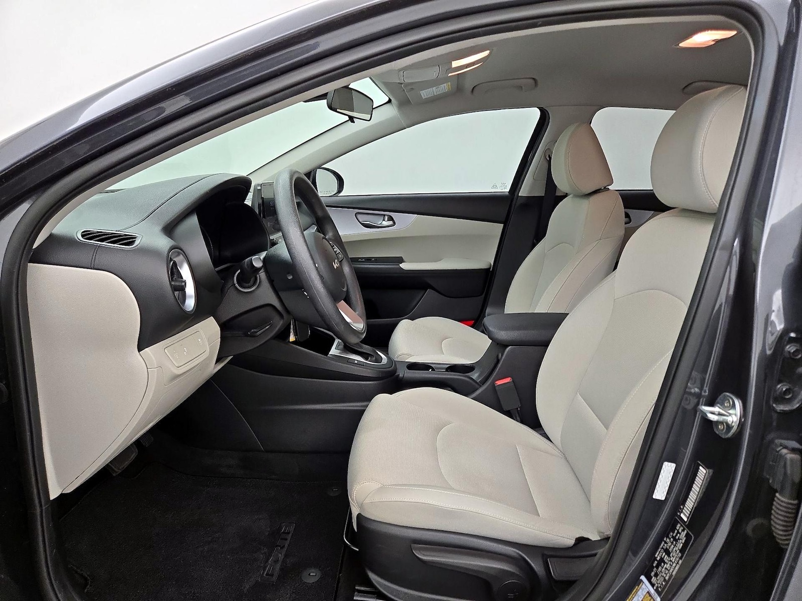 2022 Kia FORTE LXS - Photo 12